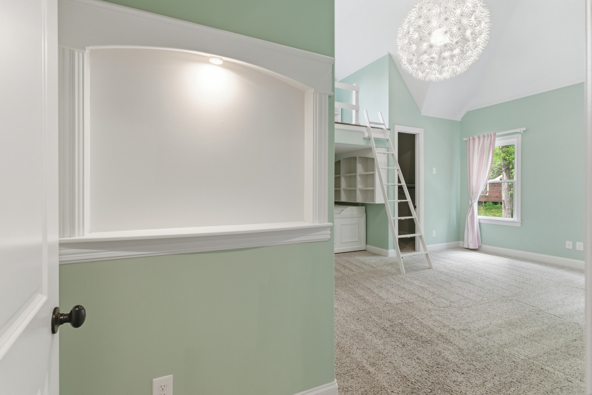 1024 Redmond Ct