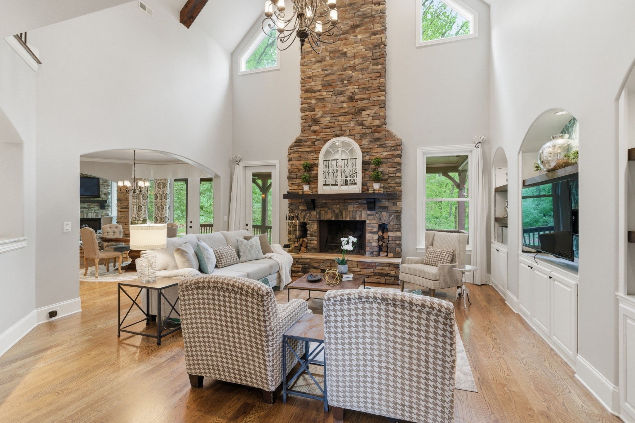 1024 Redmond Ct