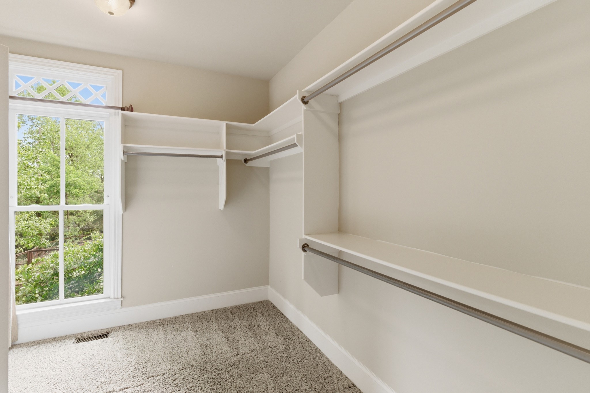 1024 Redmond Ct