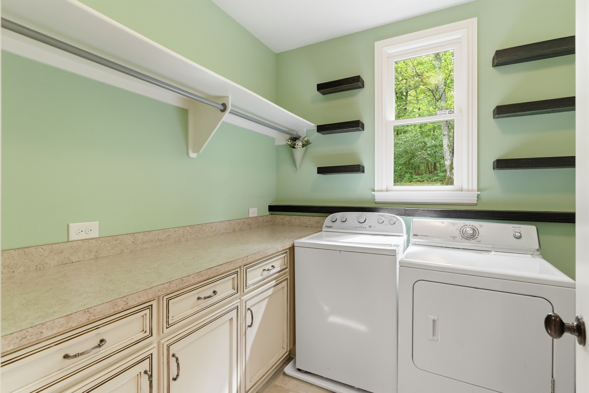 1024 Redmond Ct