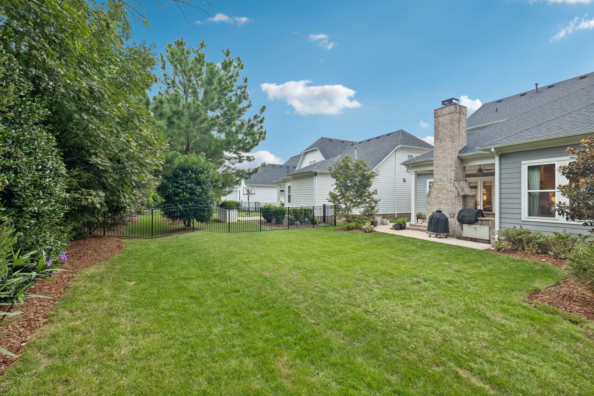 4000 Blossom Trail Ln