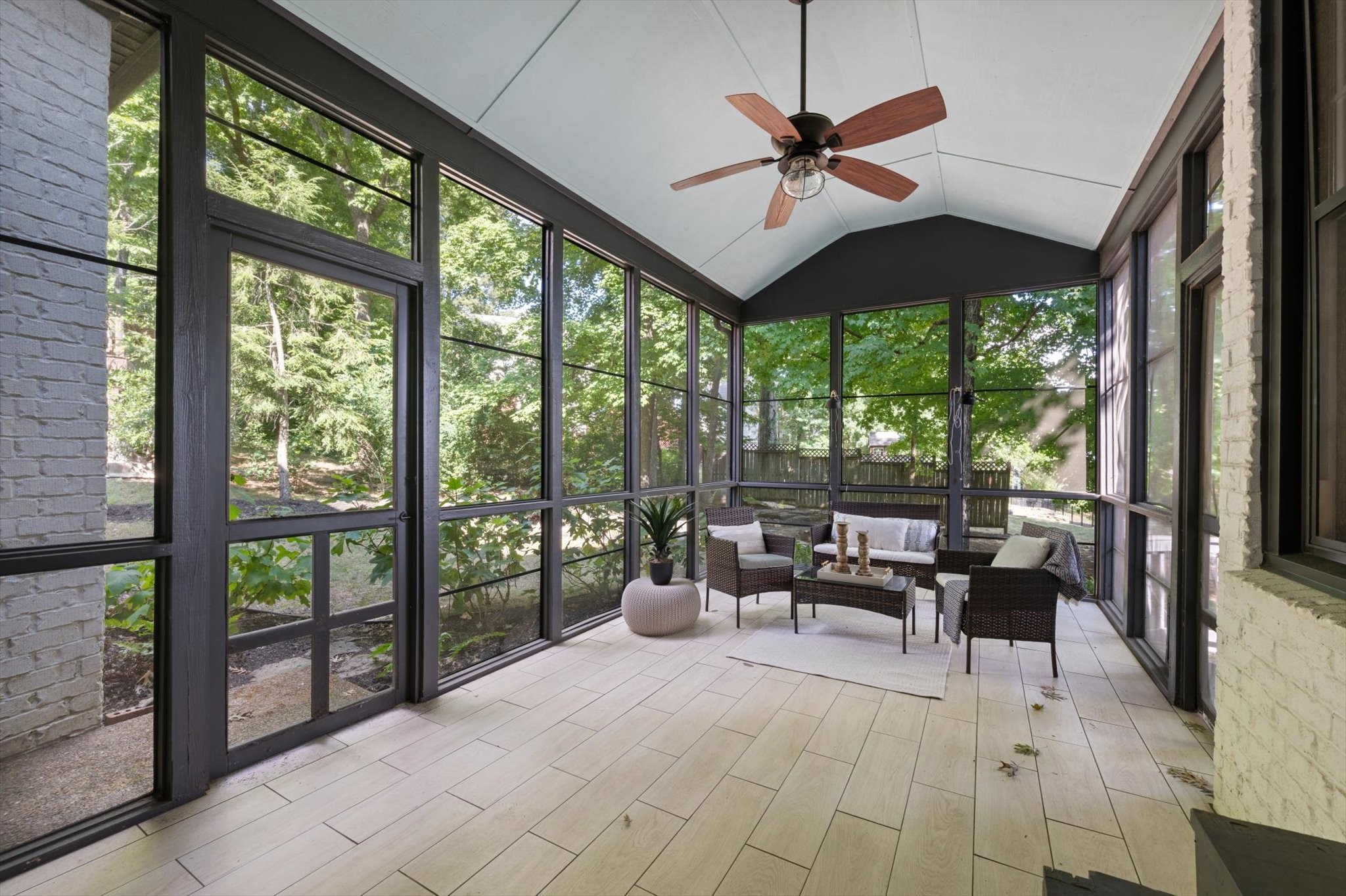 300 Gainsway Ct