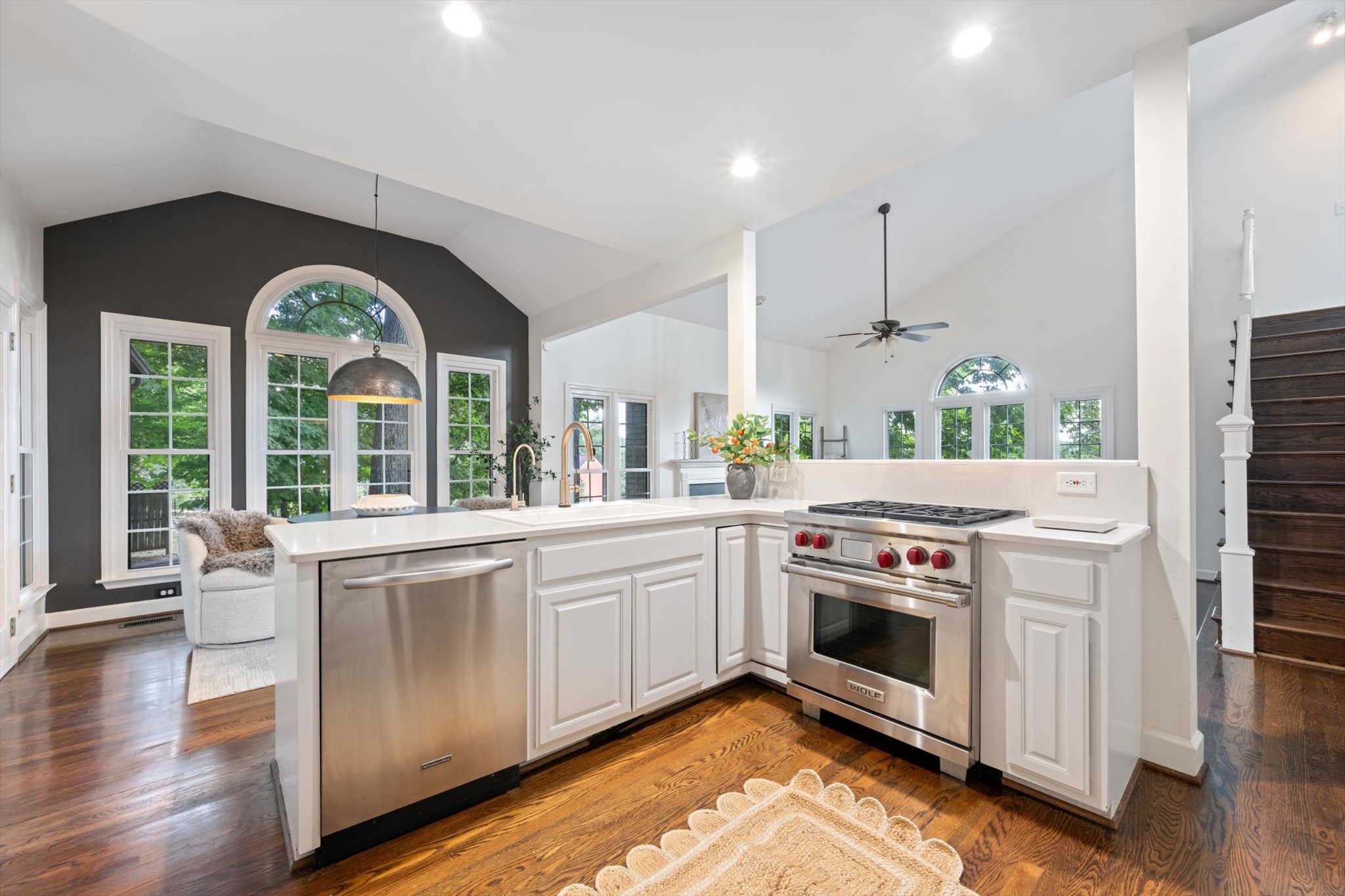 300 Gainsway Ct