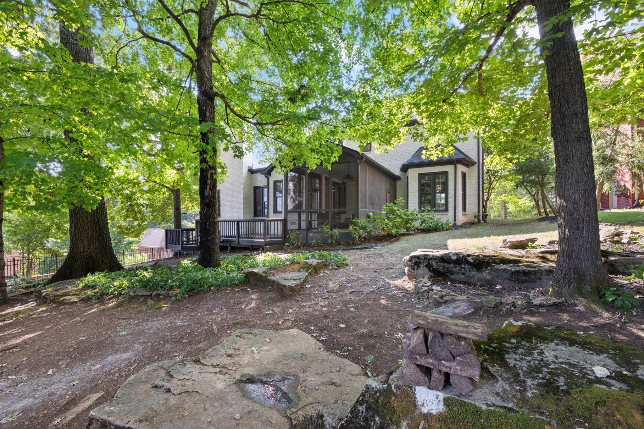 300 Gainsway Ct