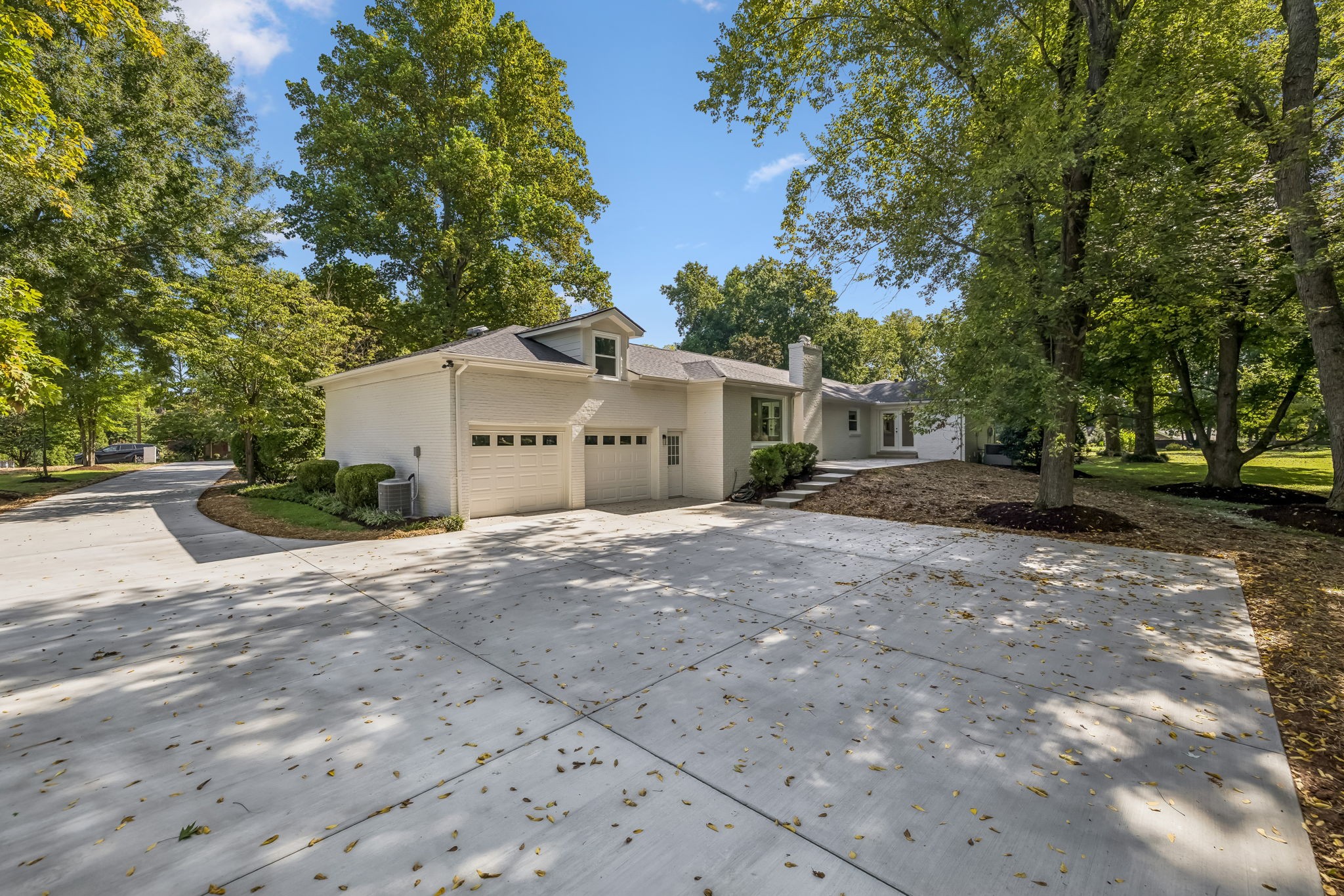 8113 Warner Rd
