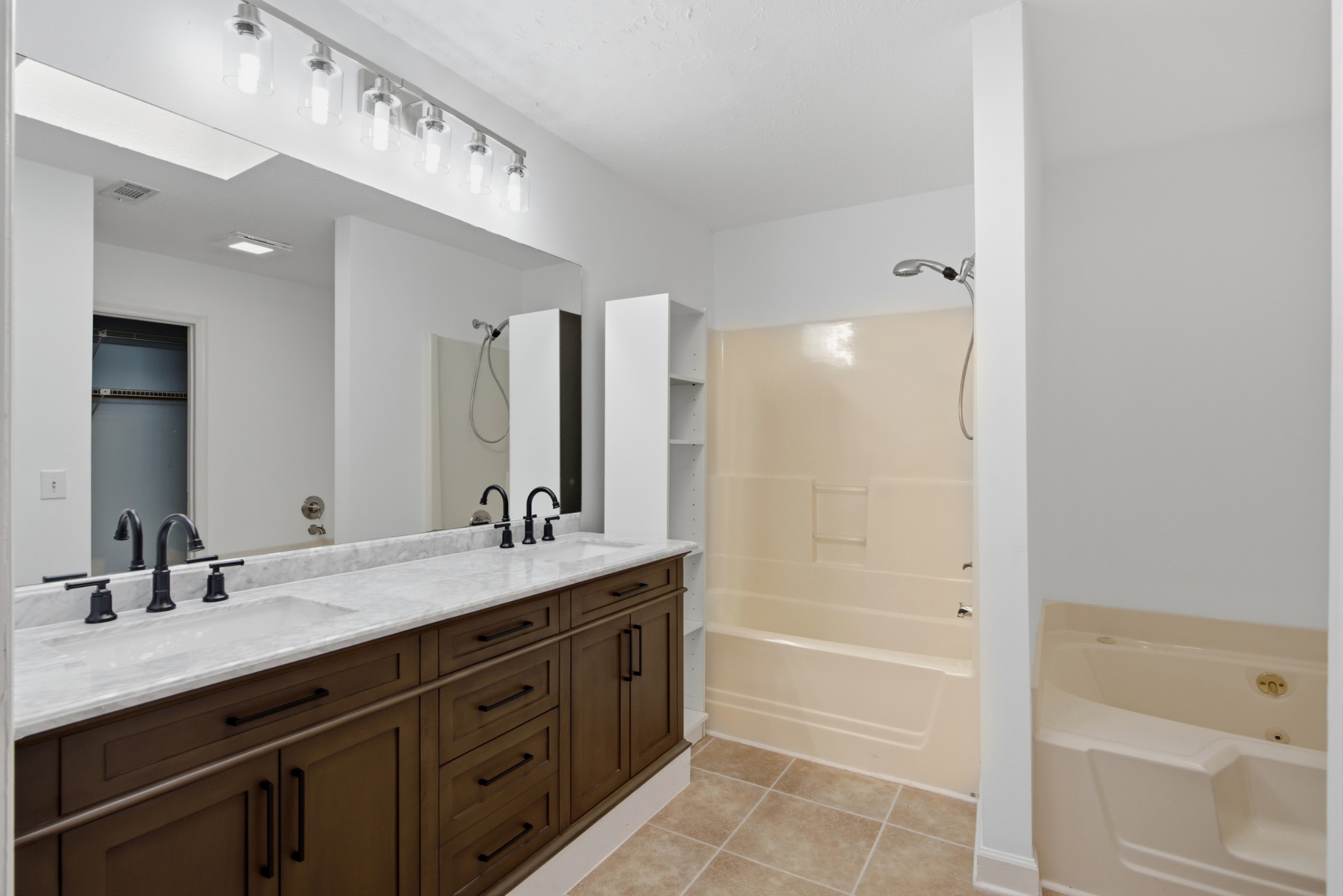 113 Highland Villa Dr