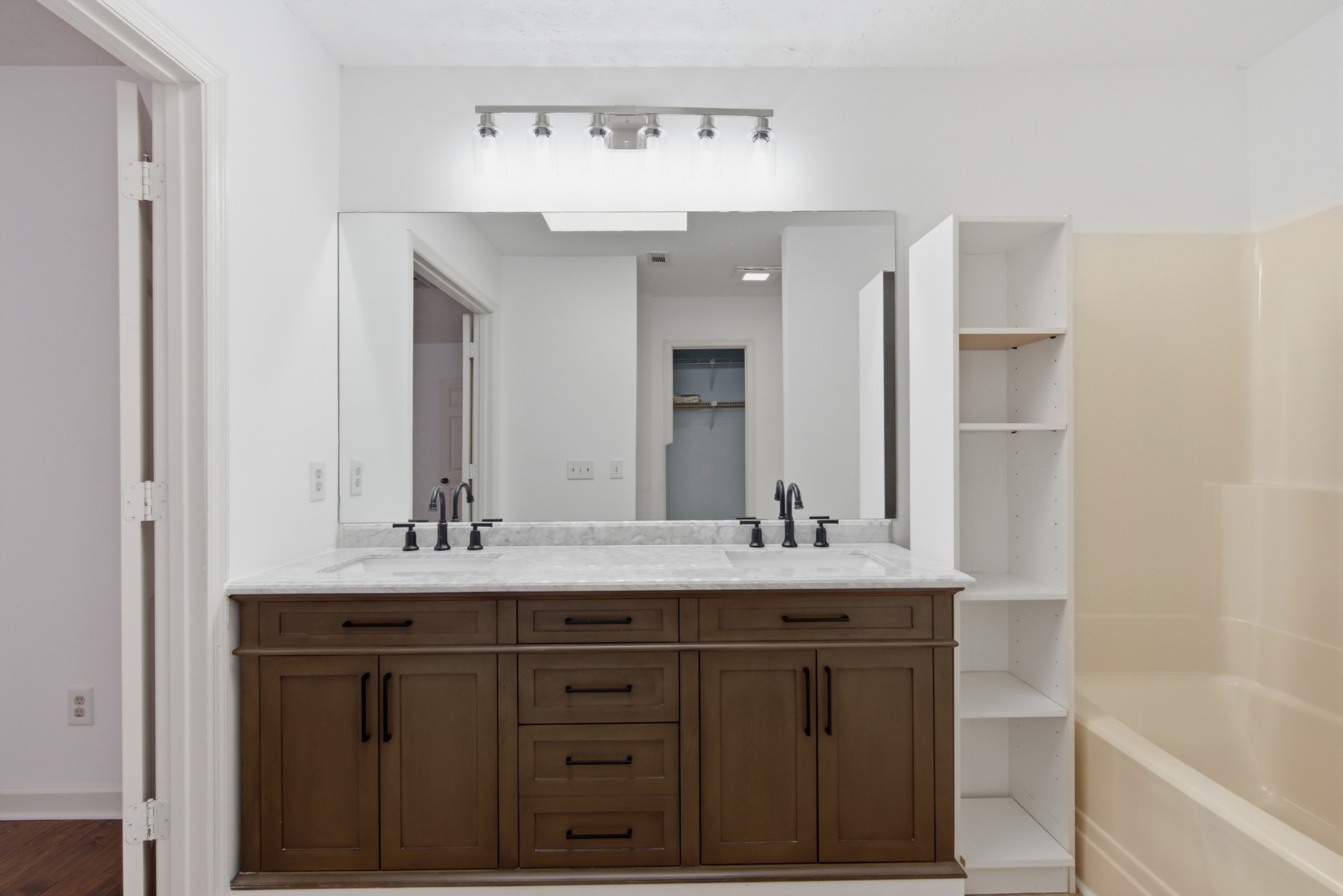113 Highland Villa Dr