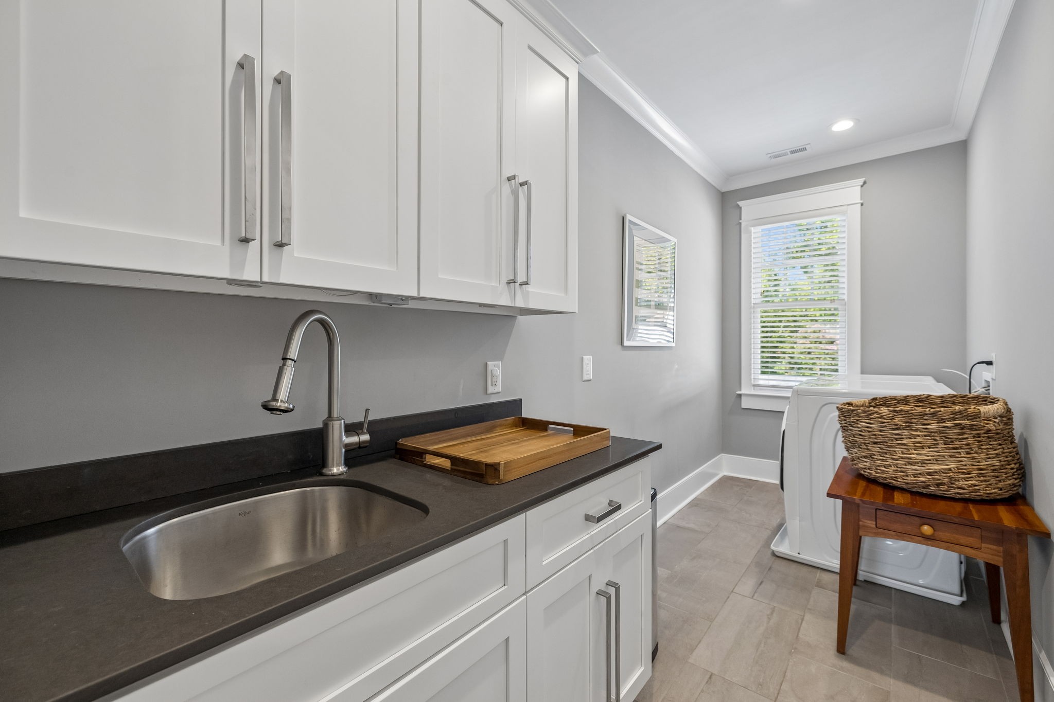 2813 Acklen