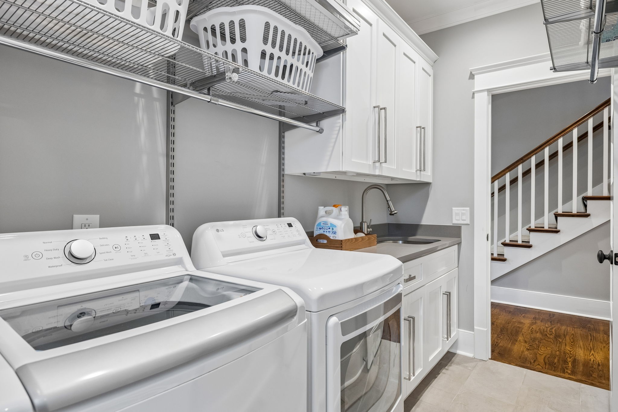 2813 Acklen