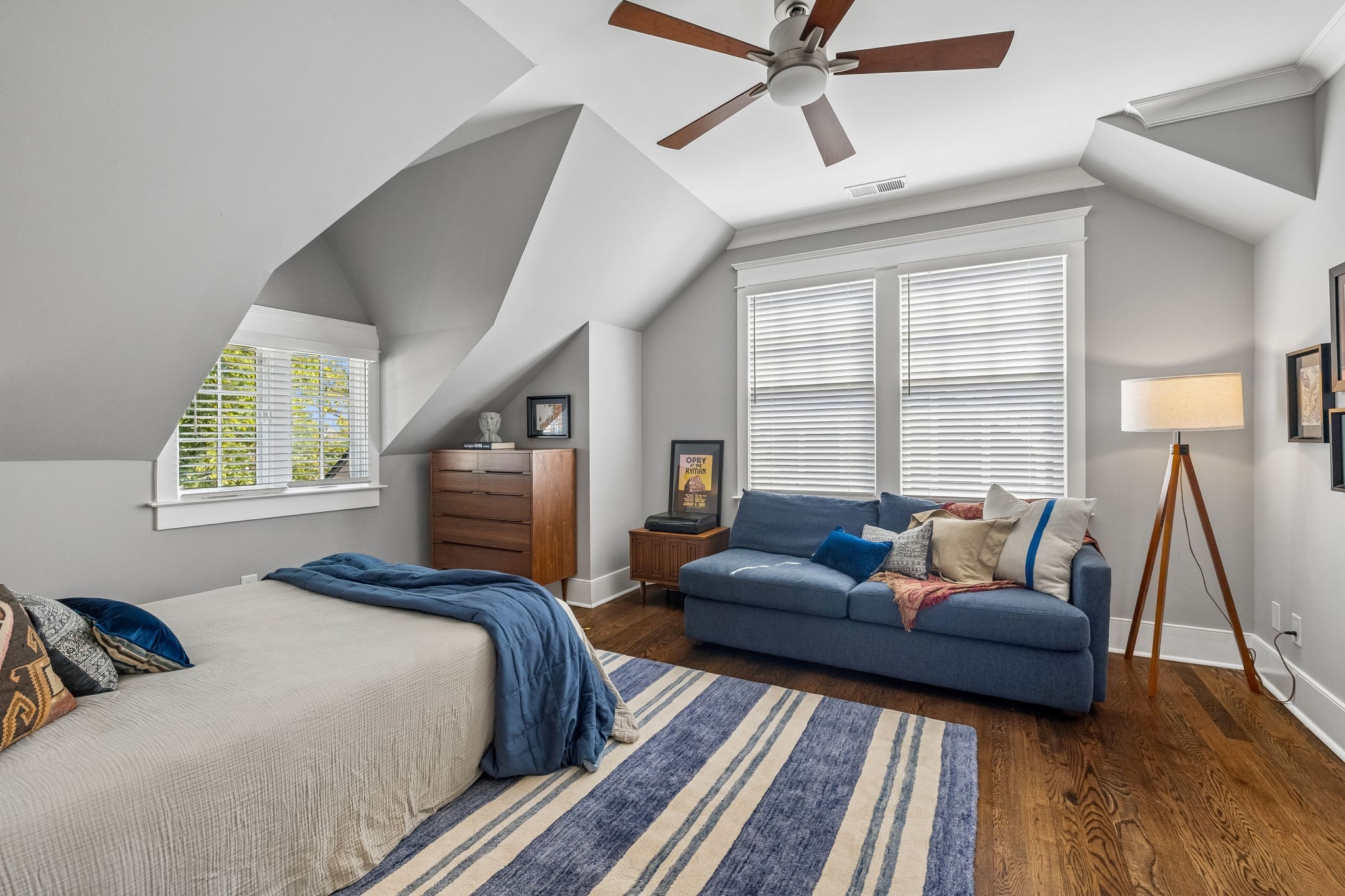 2813 Acklen