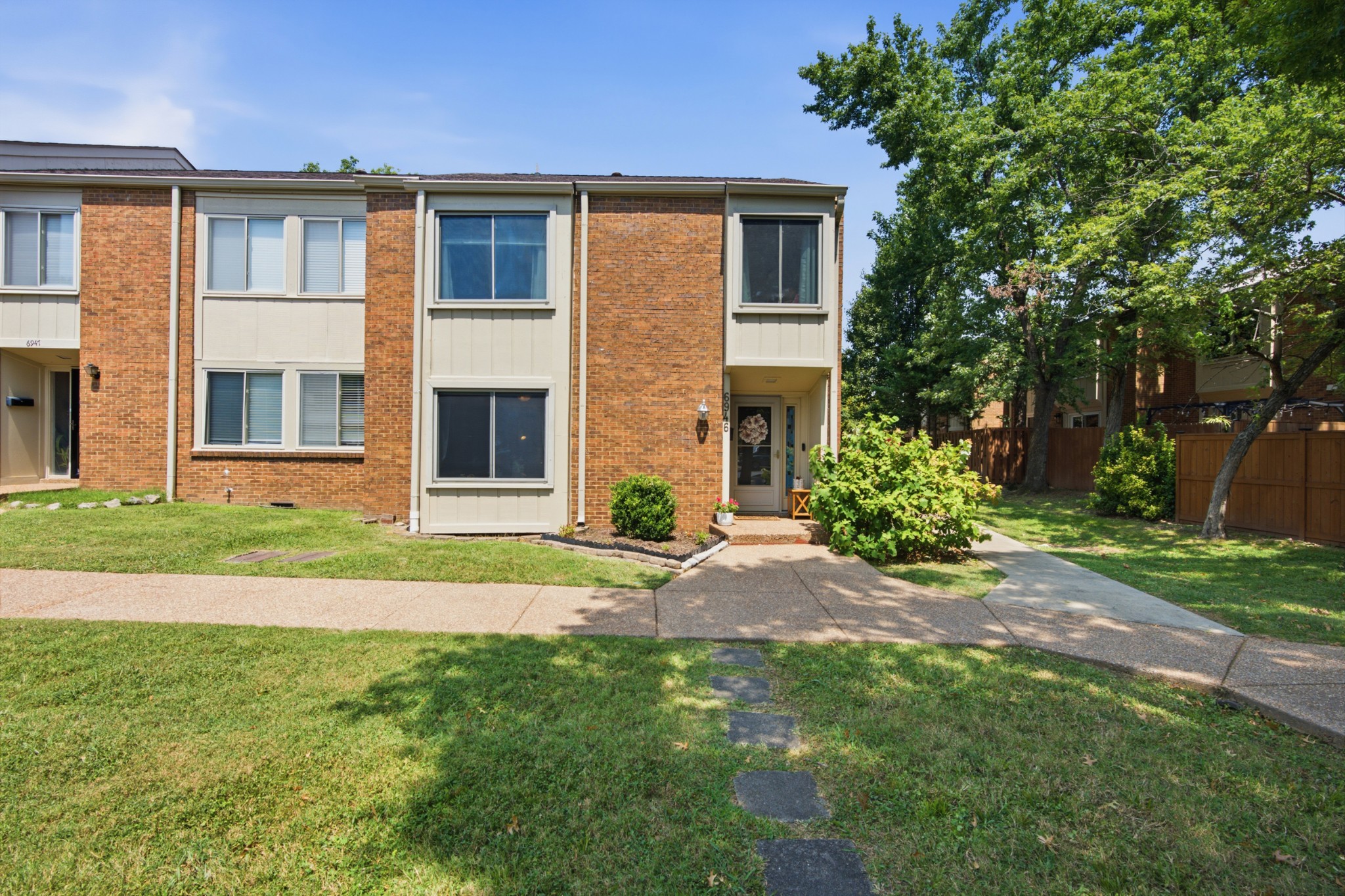 6946 Highland Park Dr