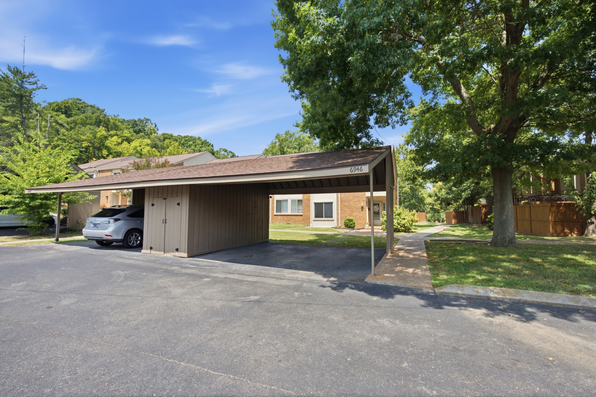 6946 Highland Park Dr