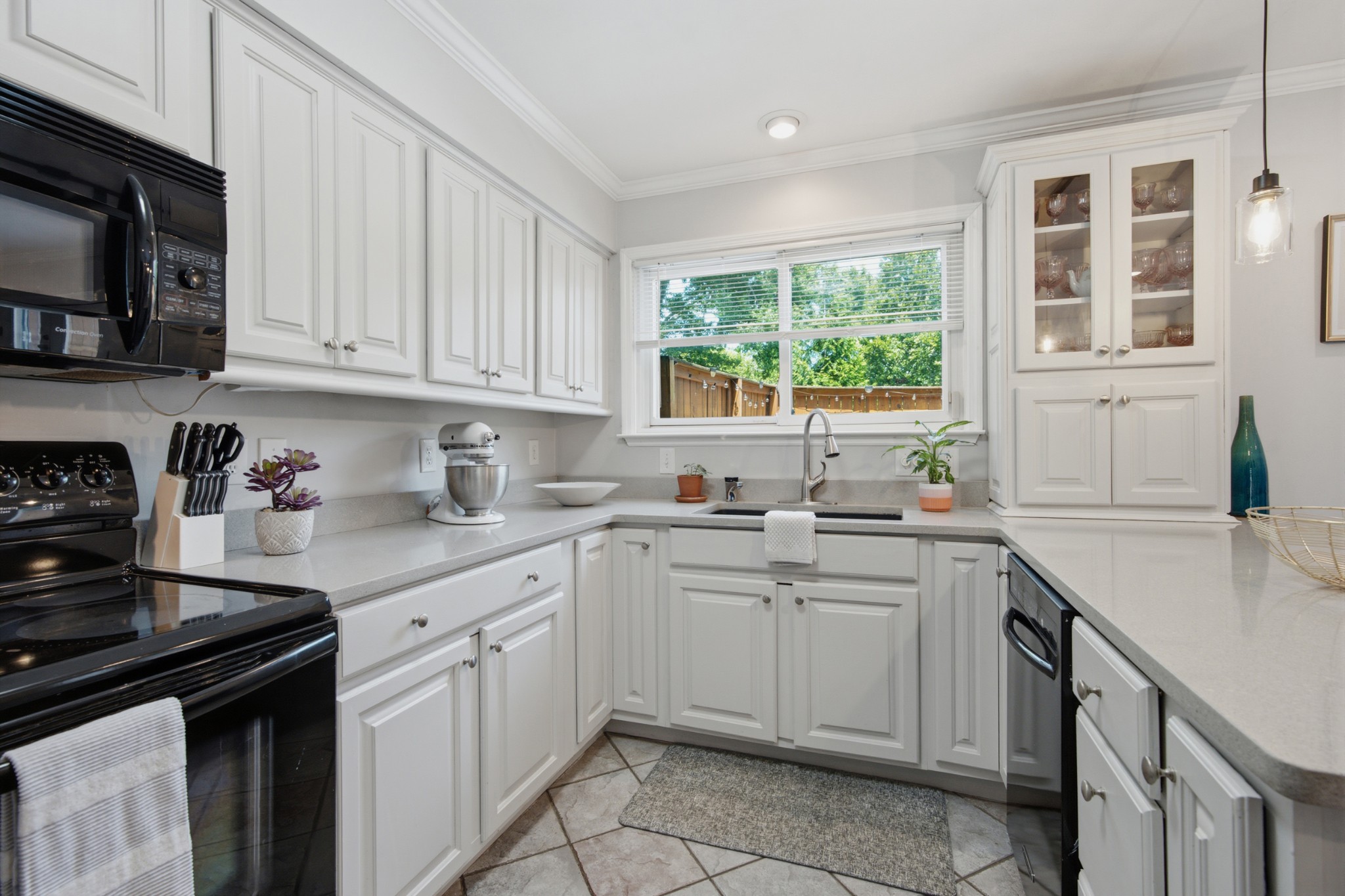 6946 Highland Park Dr