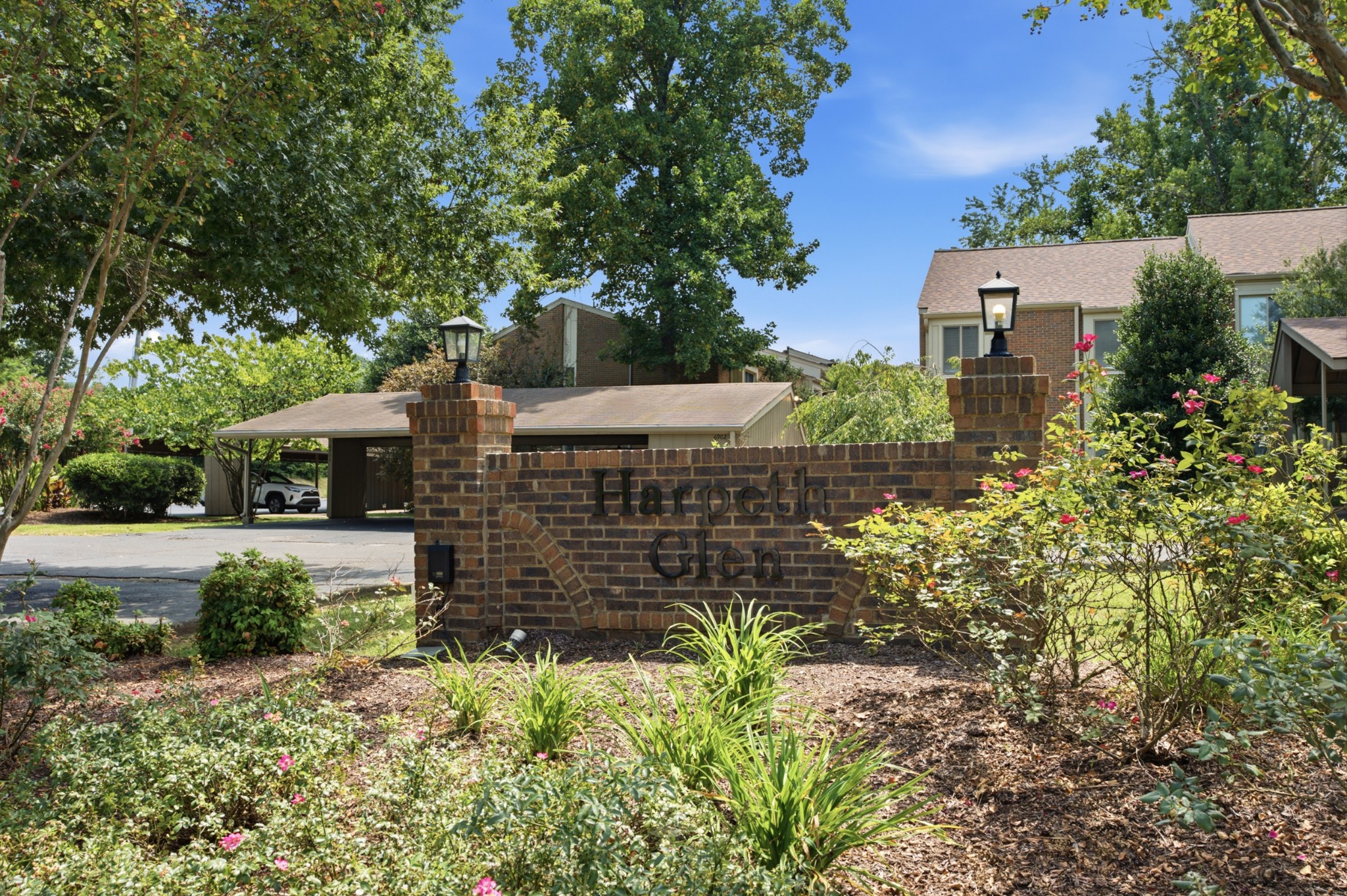 6946 Highland Park Dr