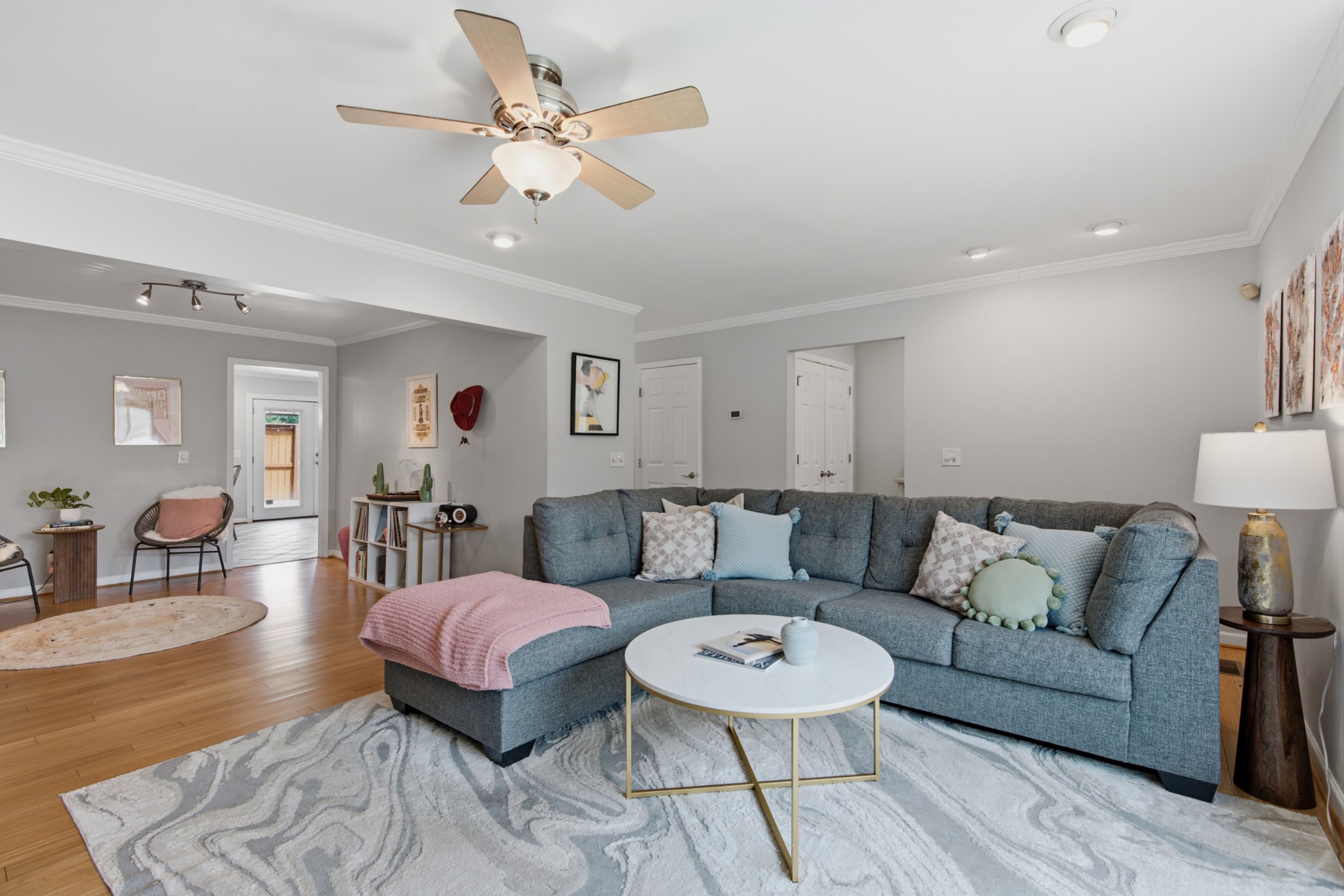 6946 Highland Park Dr