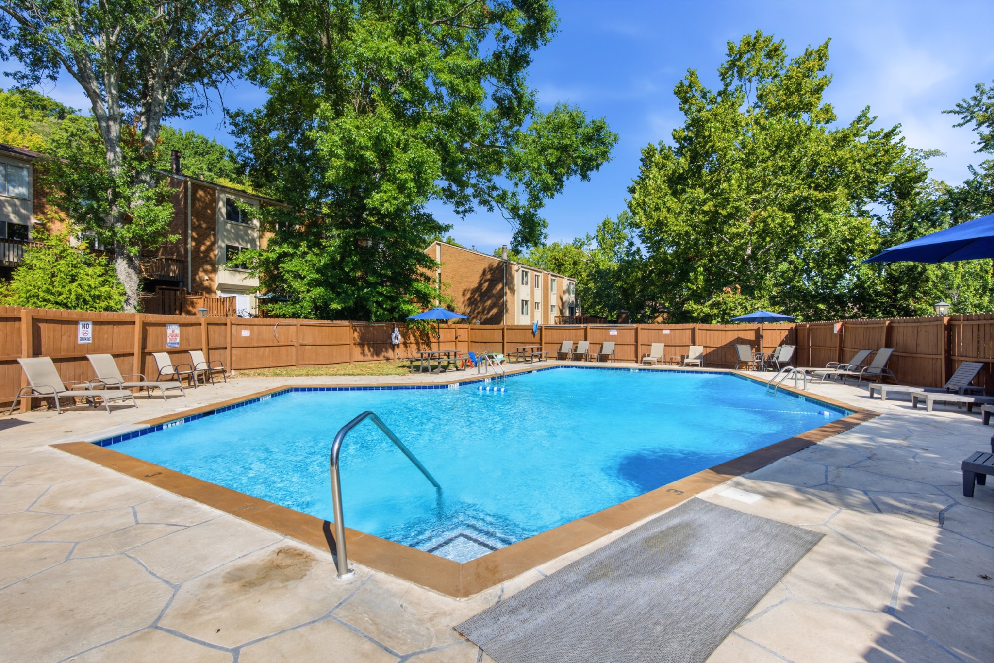 6946 Highland Park Dr