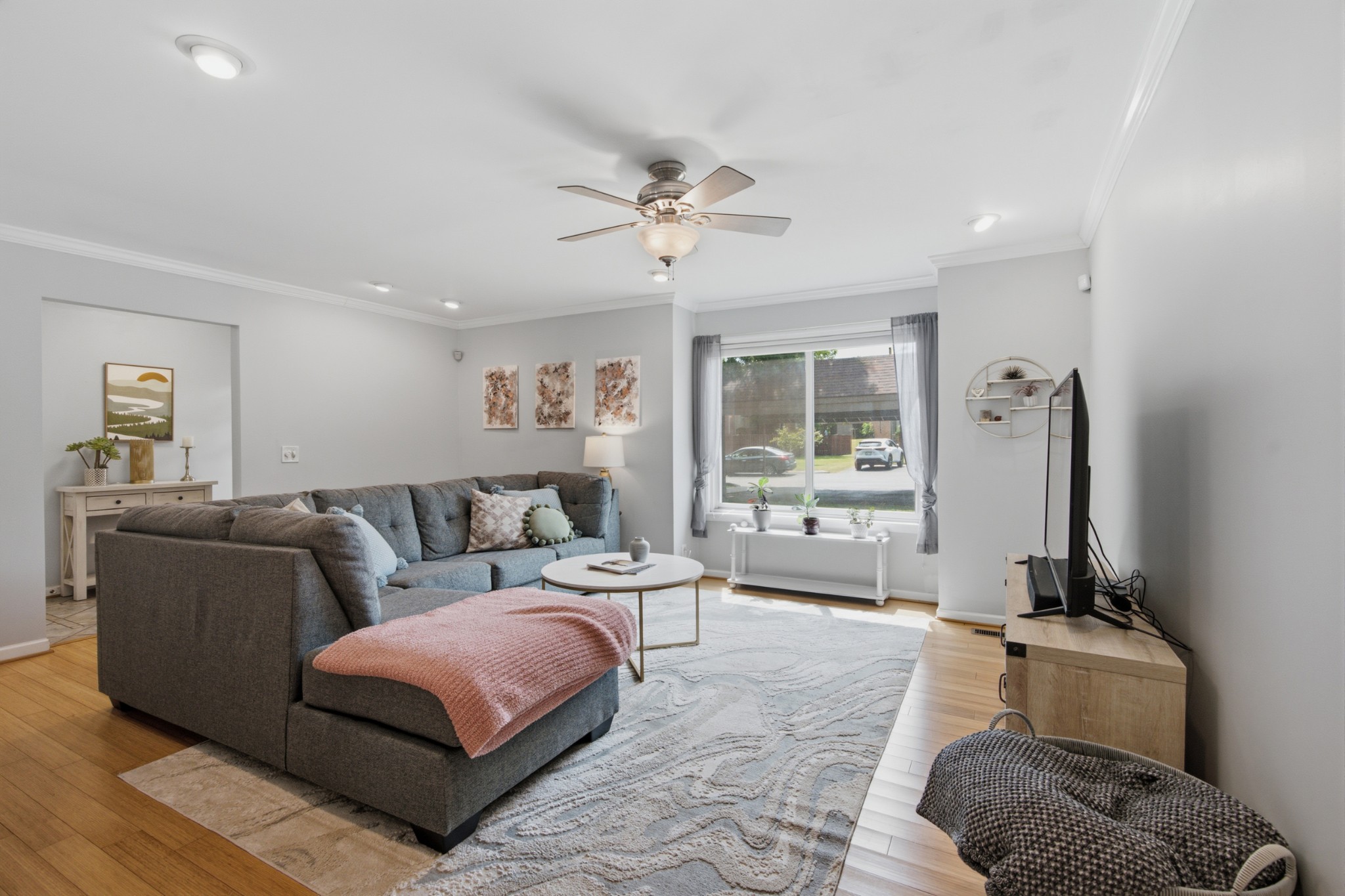 6946 Highland Park Dr