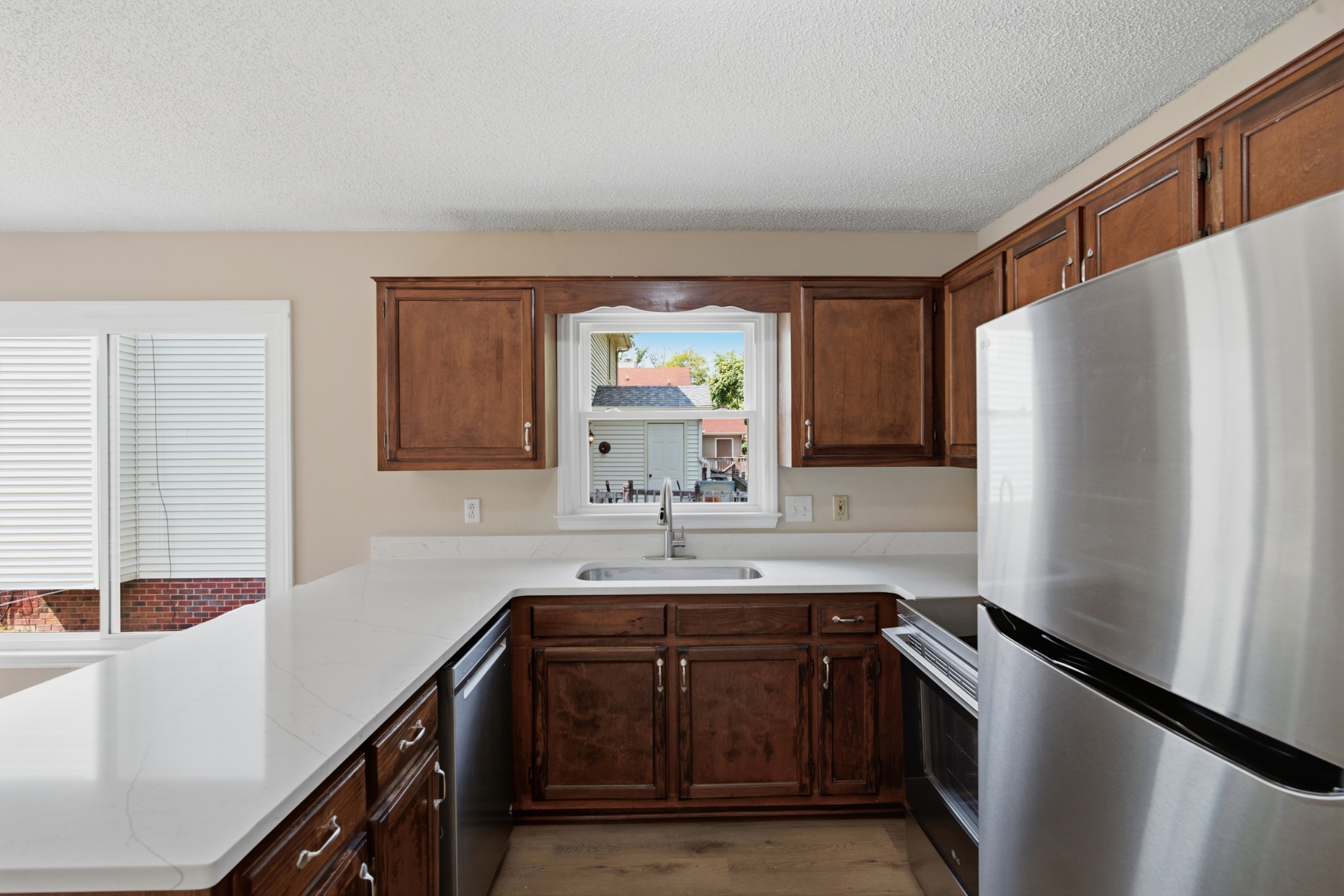 1033 Silver Point Dr