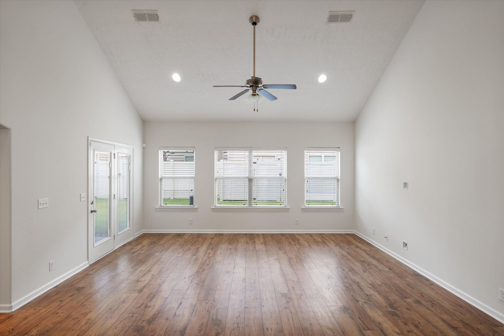 4336 Sunday Silence Way