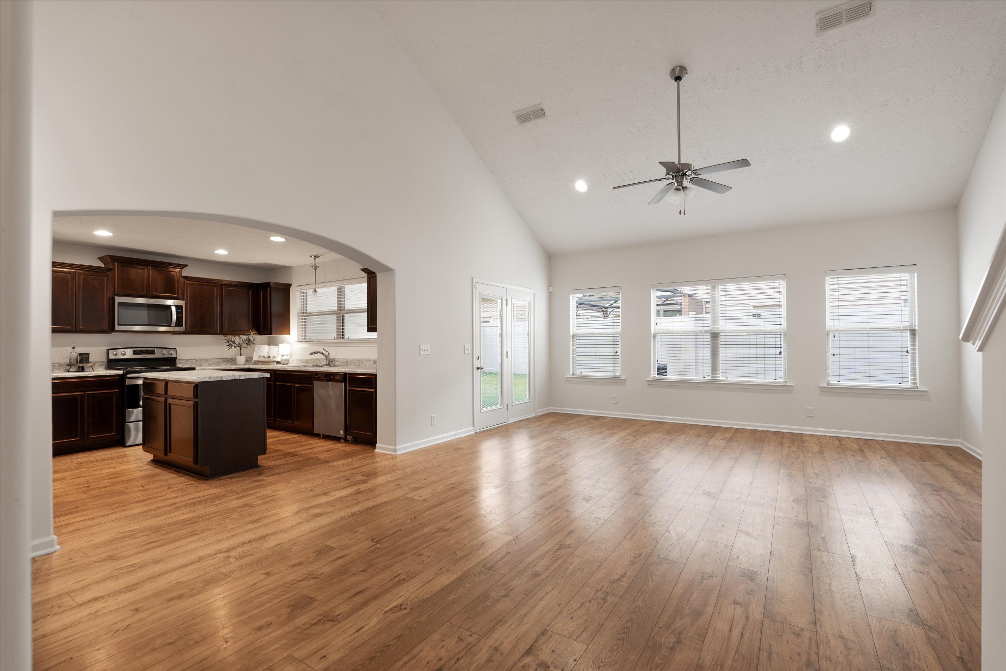 4336 Sunday Silence Way