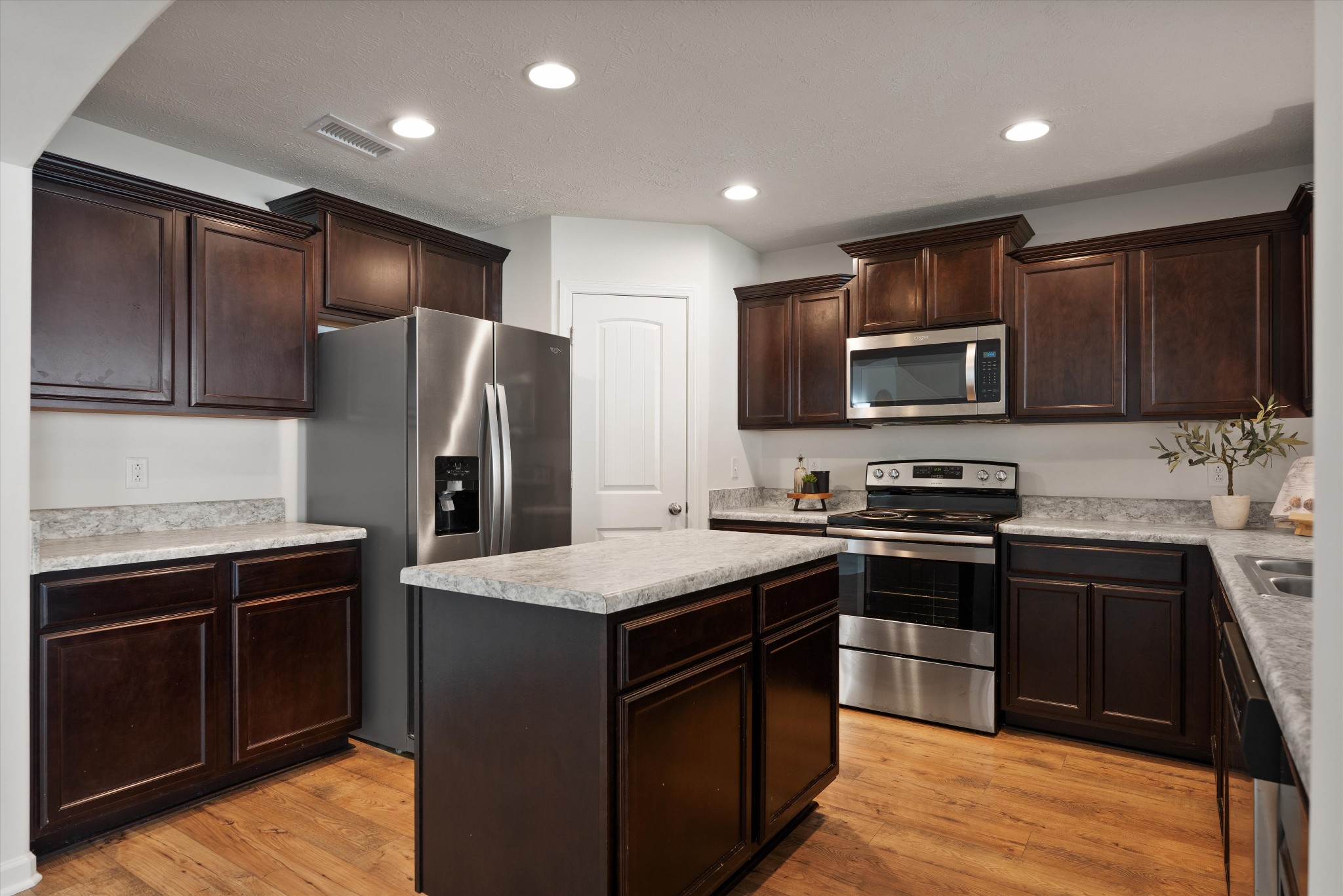 4336 Sunday Silence Way