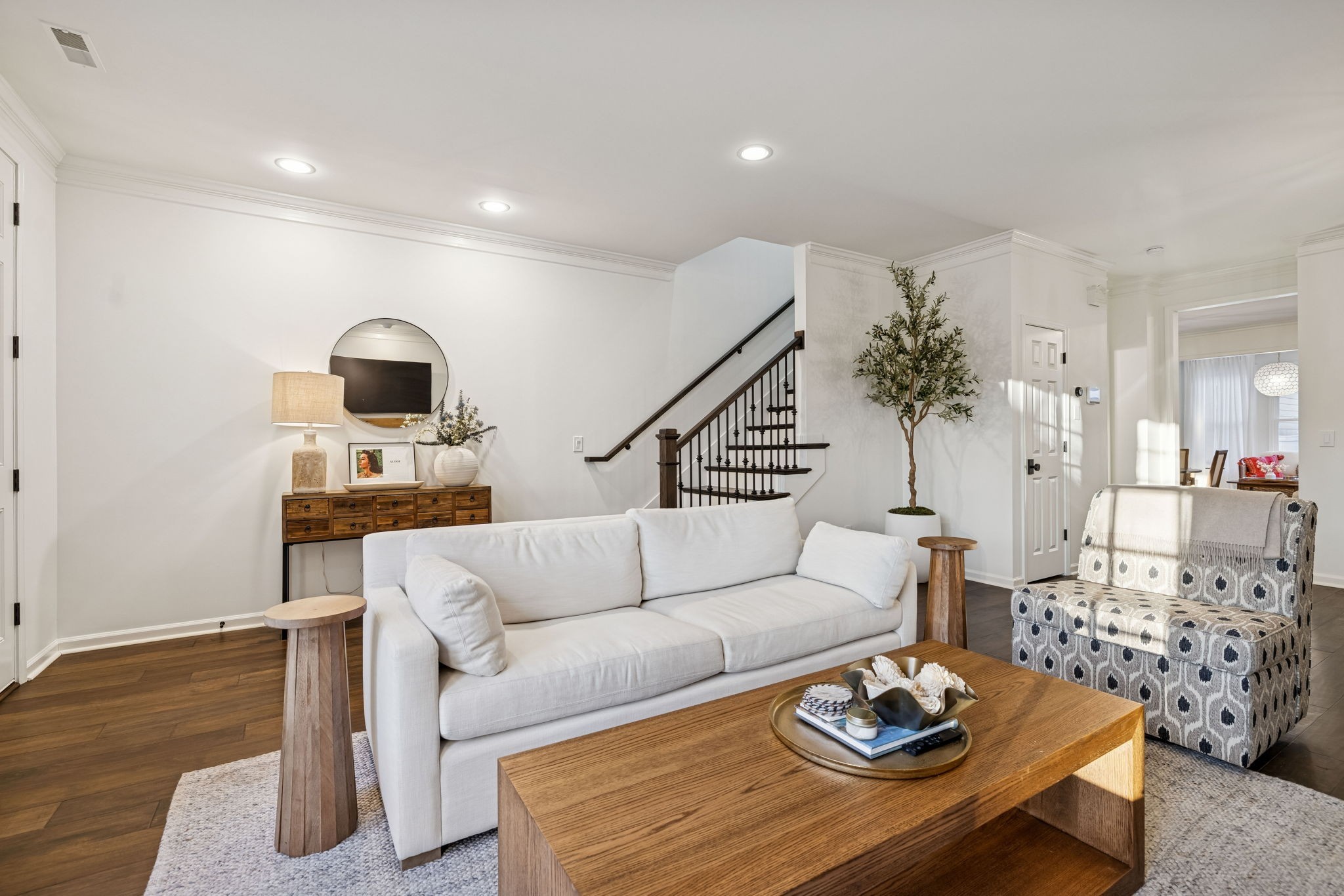 102 Pearl St