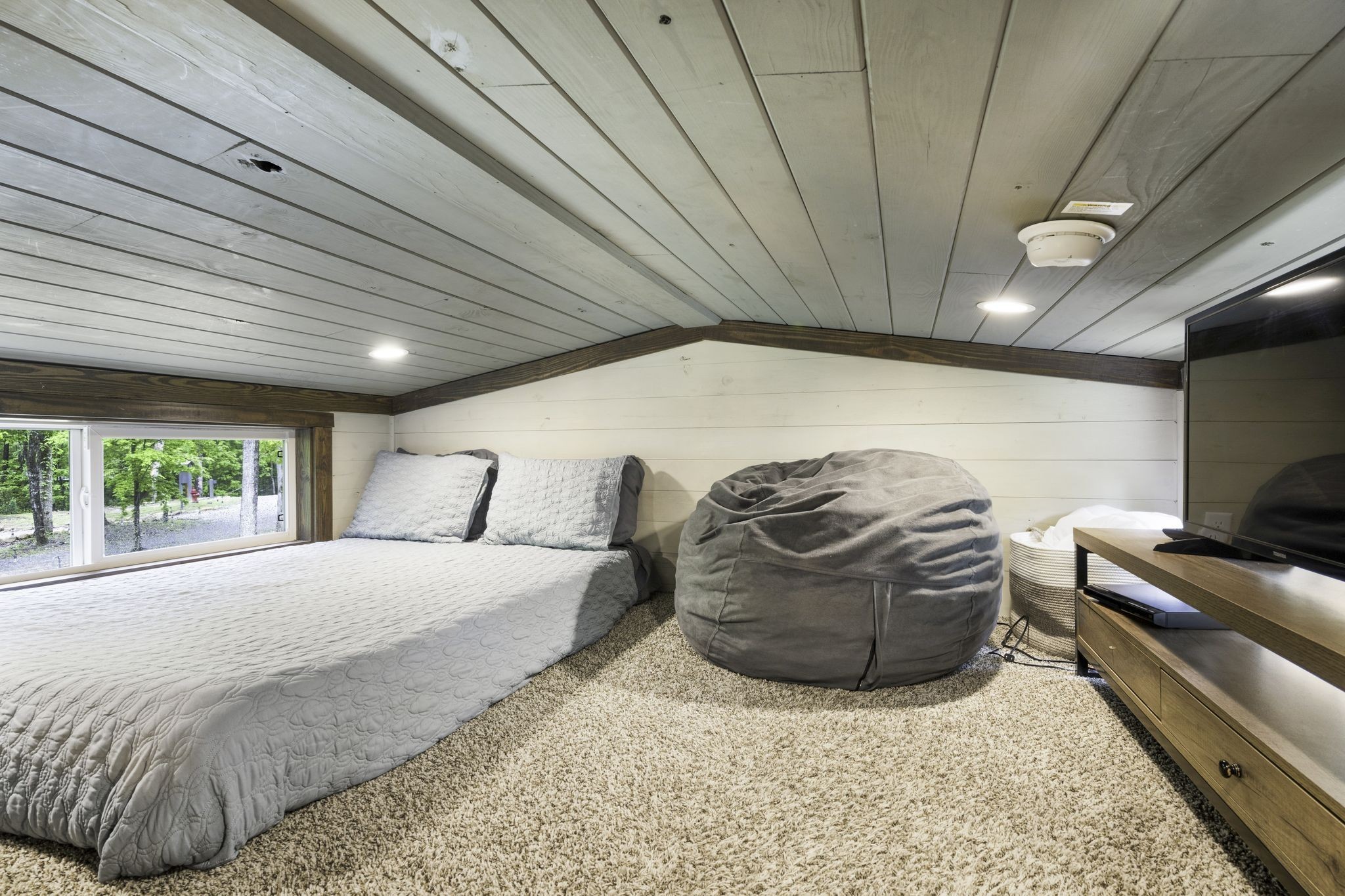 484 Deer Lick Trail