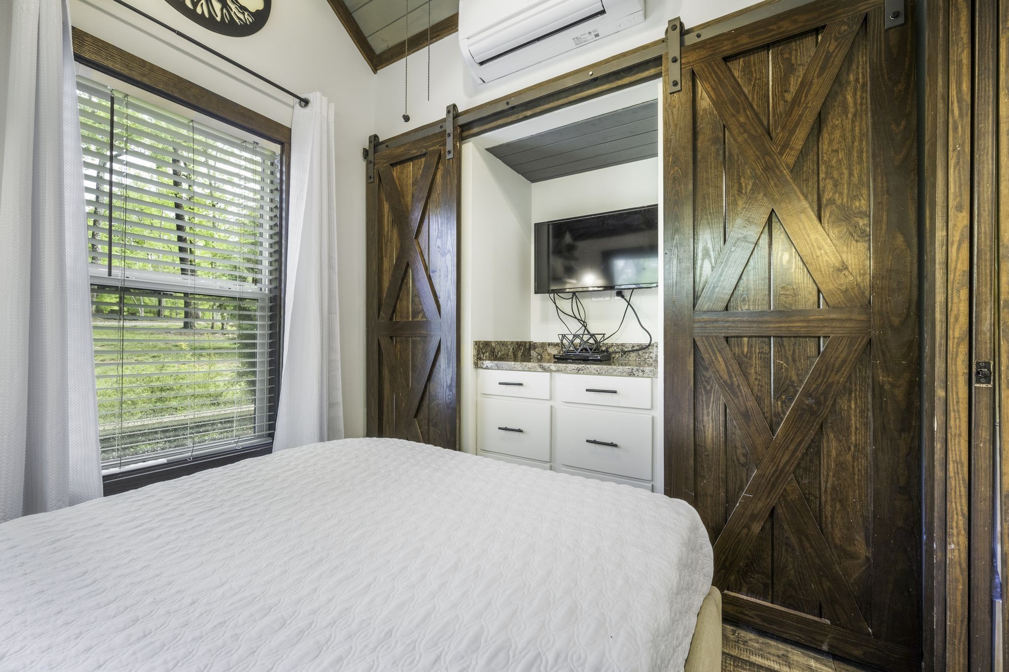 484 Deer Lick Trail