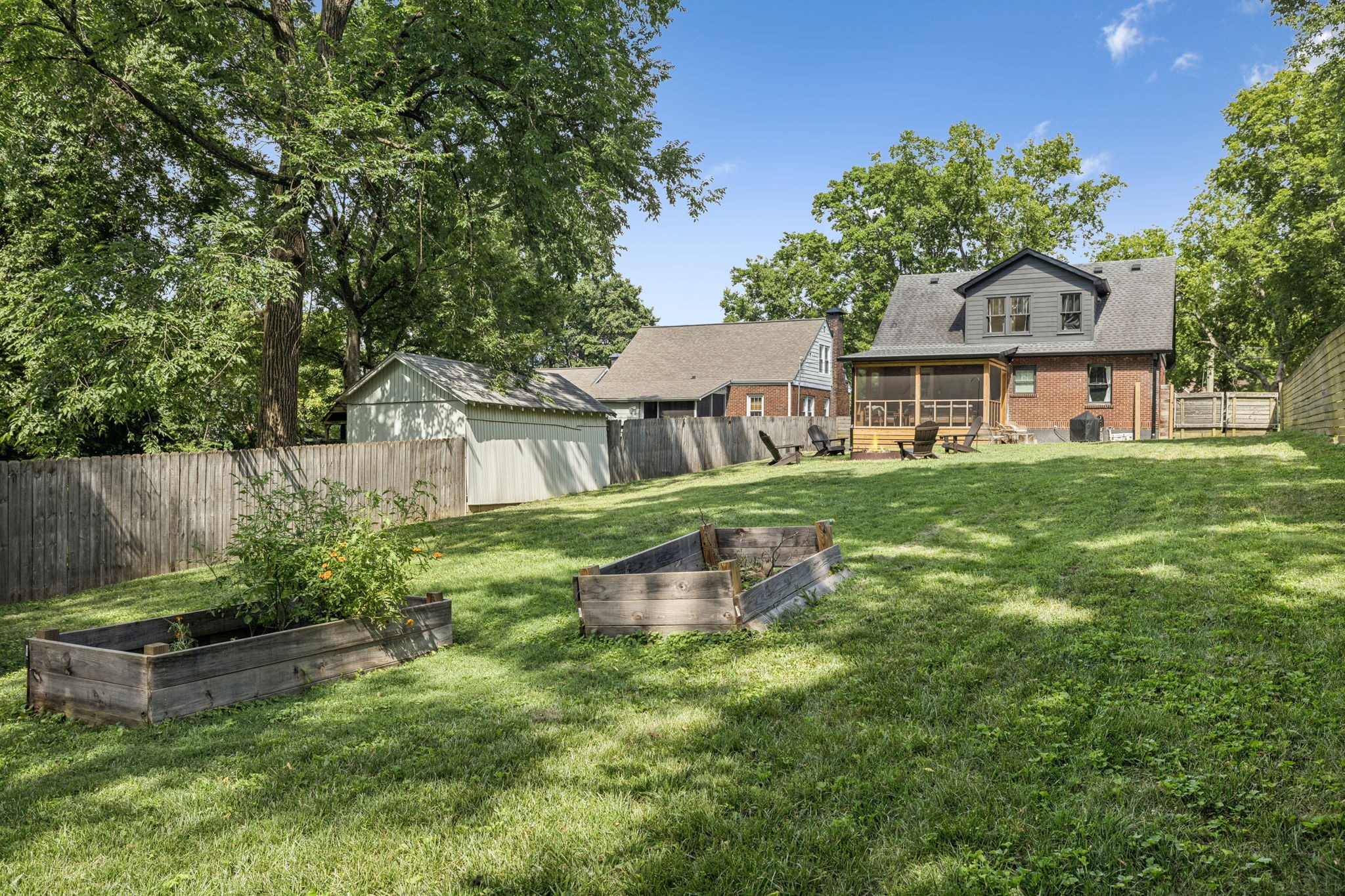 2316 Riverside Dr