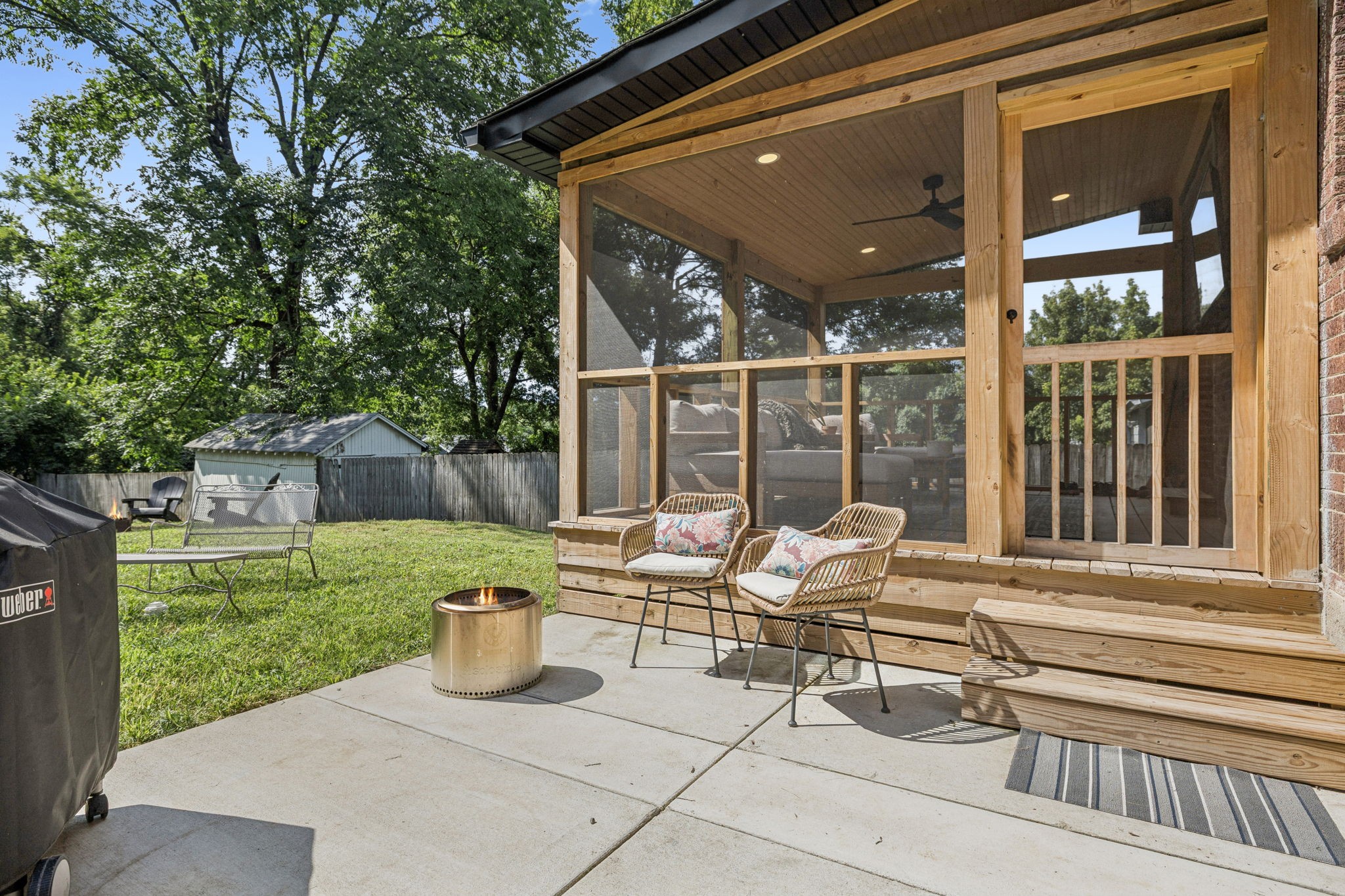 2316 Riverside Dr