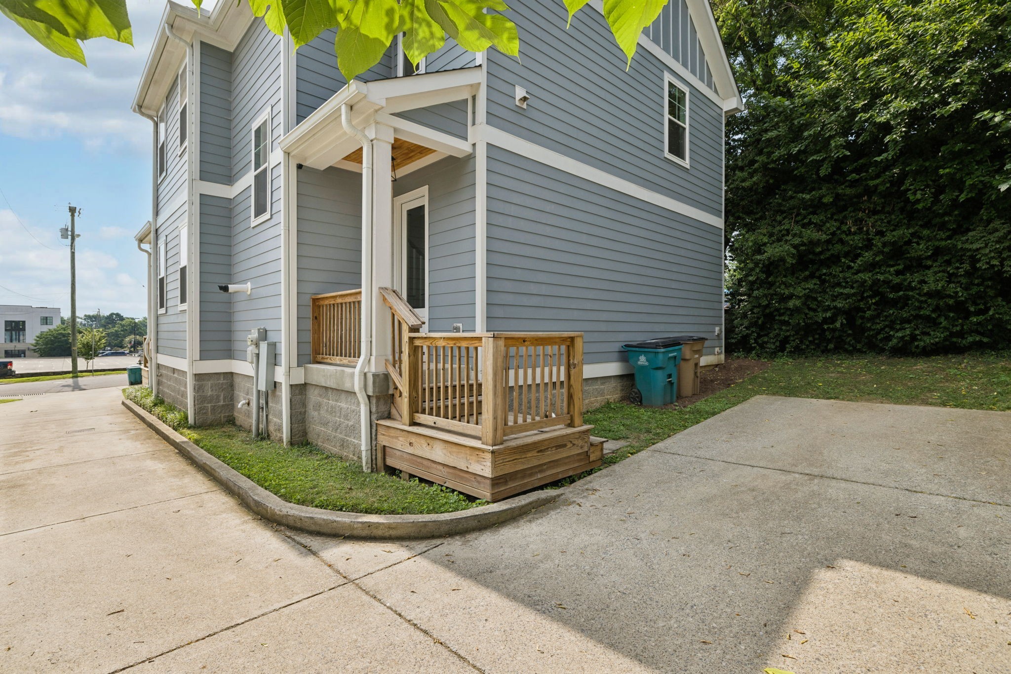 2229A 11th Ave South, S