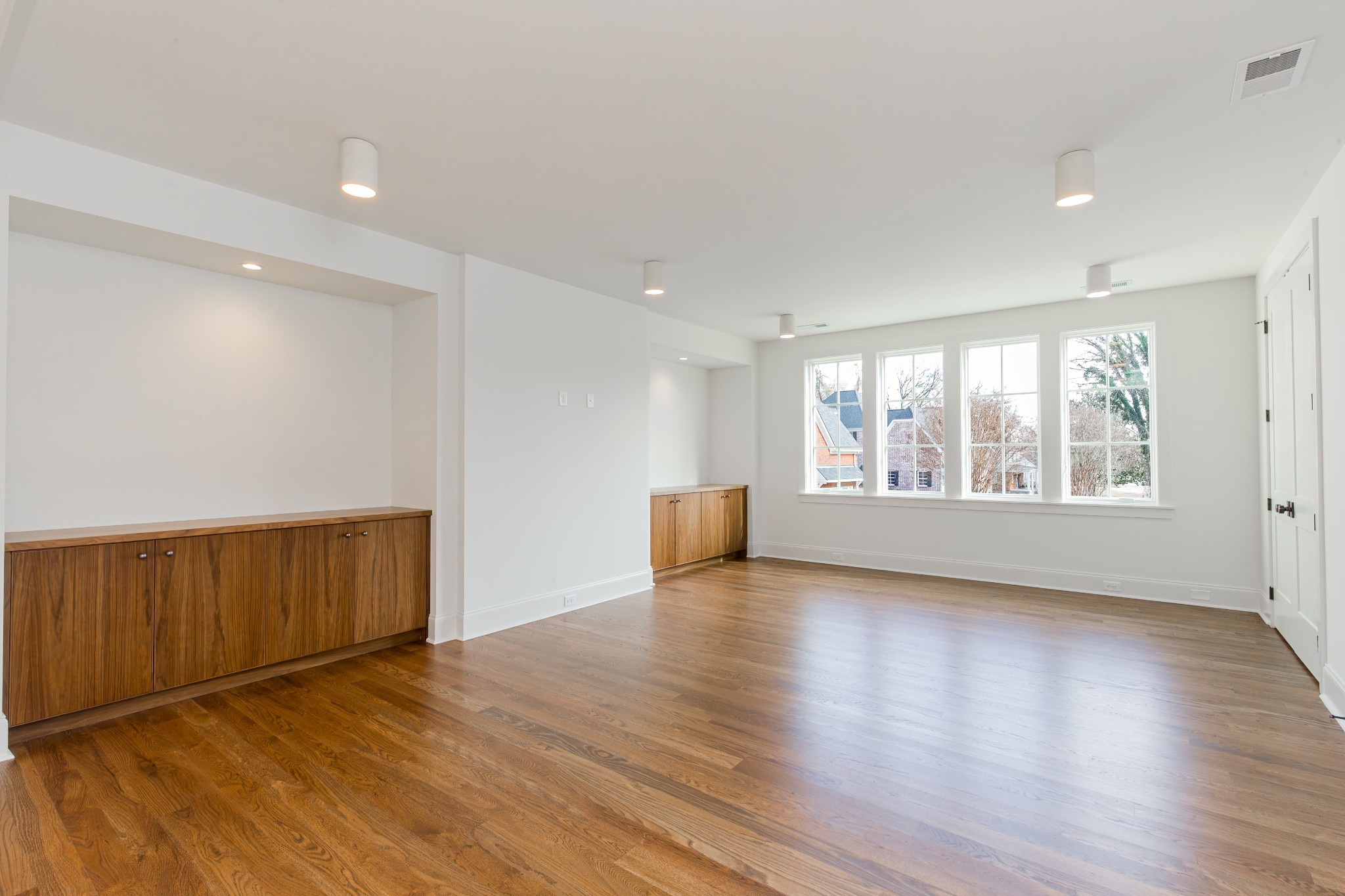 4118 Eden Ave