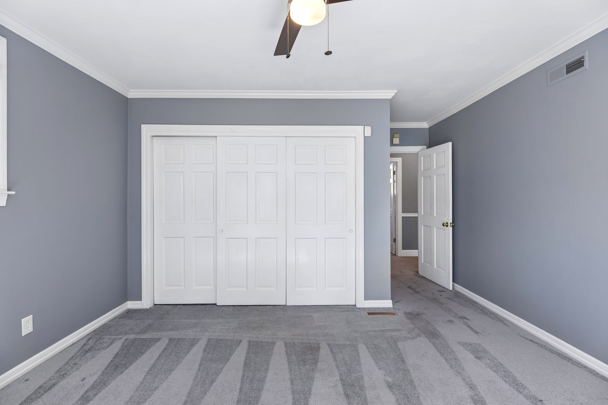 206 Hillwood Blvd, NE
