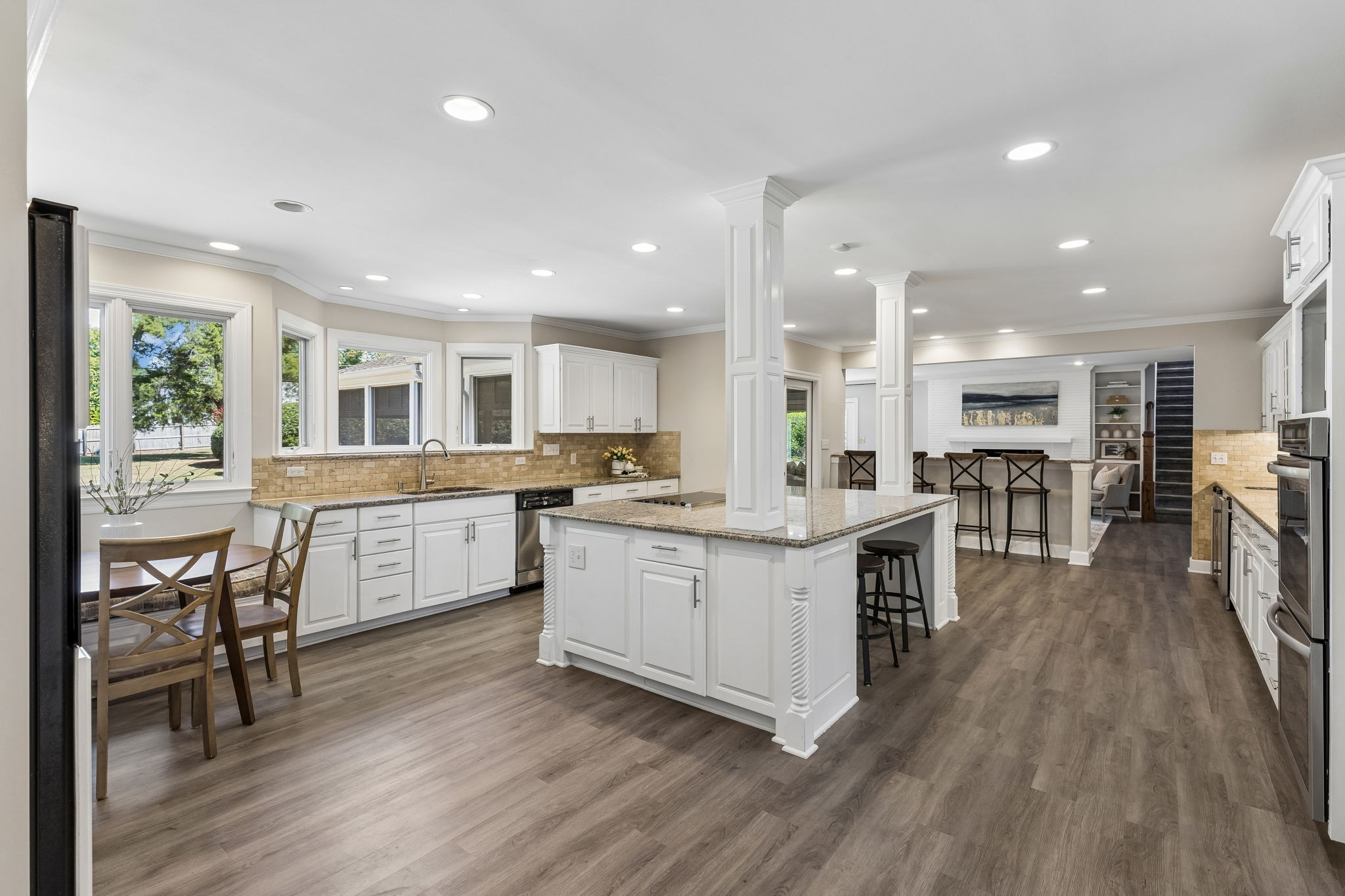 206 Hillwood Blvd, NE
