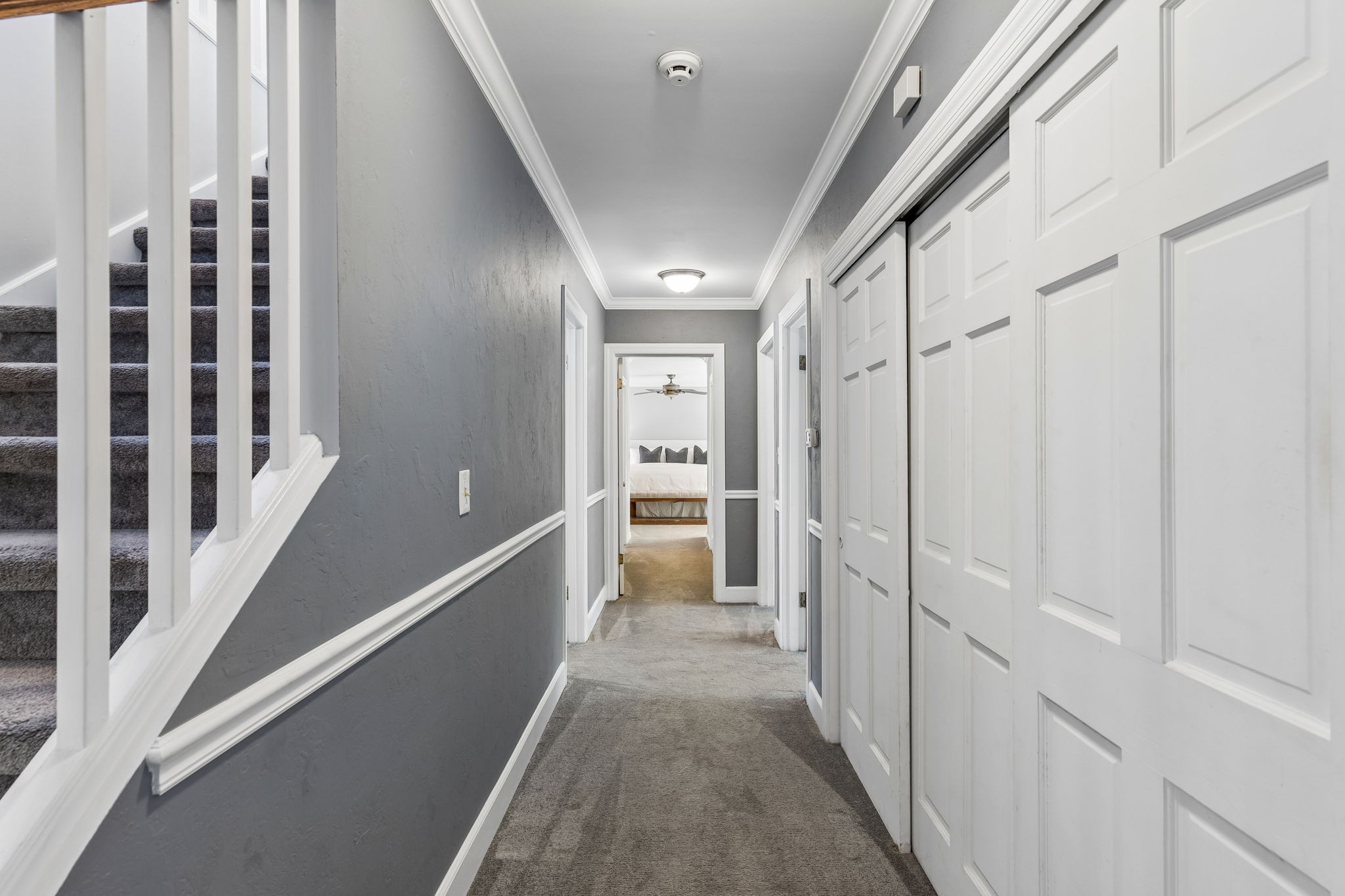 206 Hillwood Blvd, NE