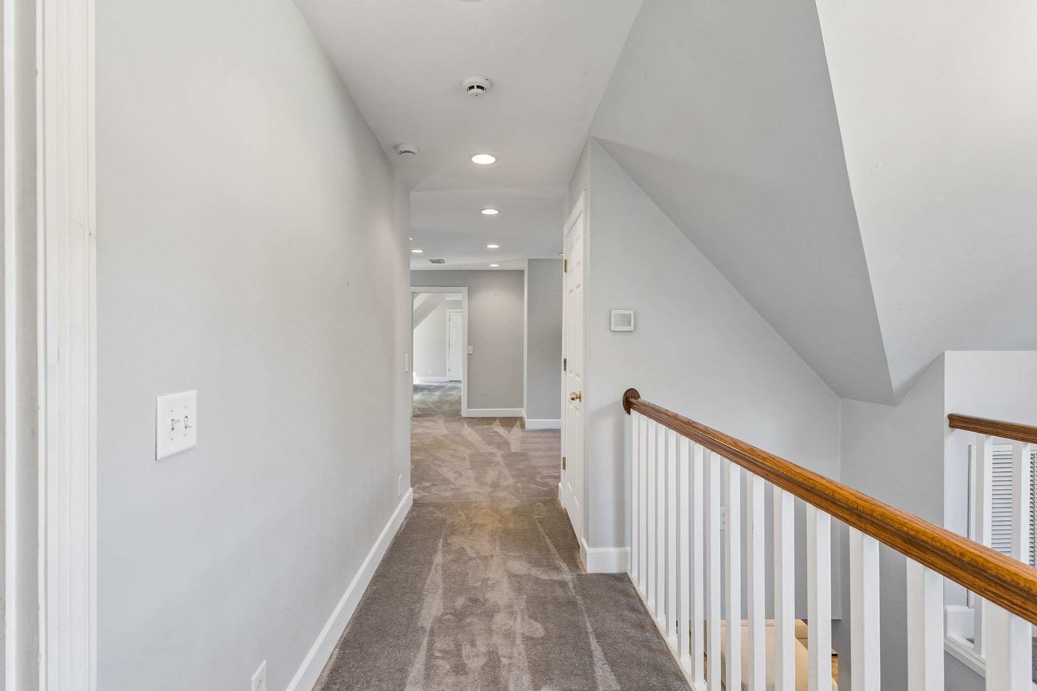 206 Hillwood Blvd, NE