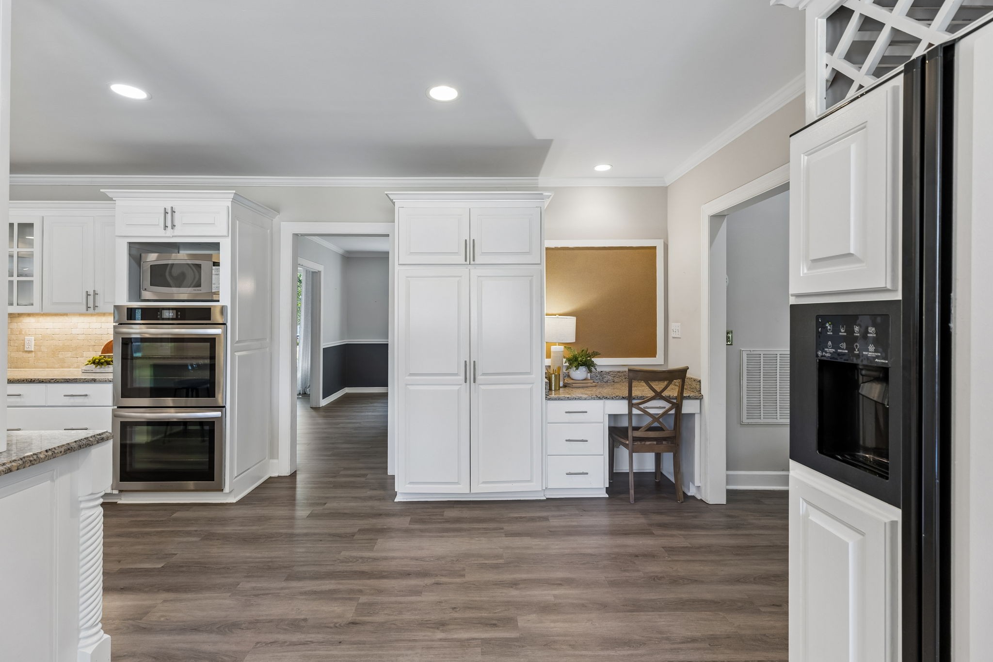 206 Hillwood Blvd, NE