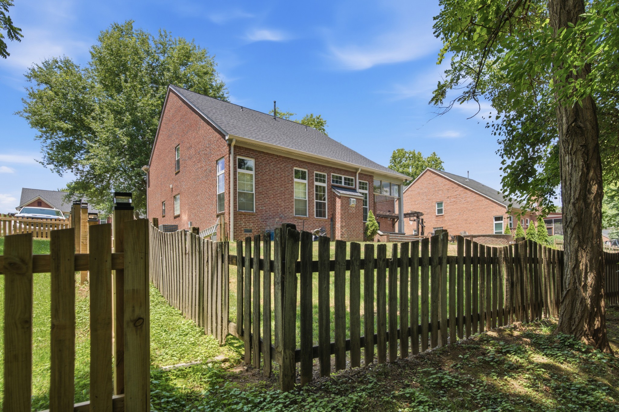210 Stillcreek Dr
