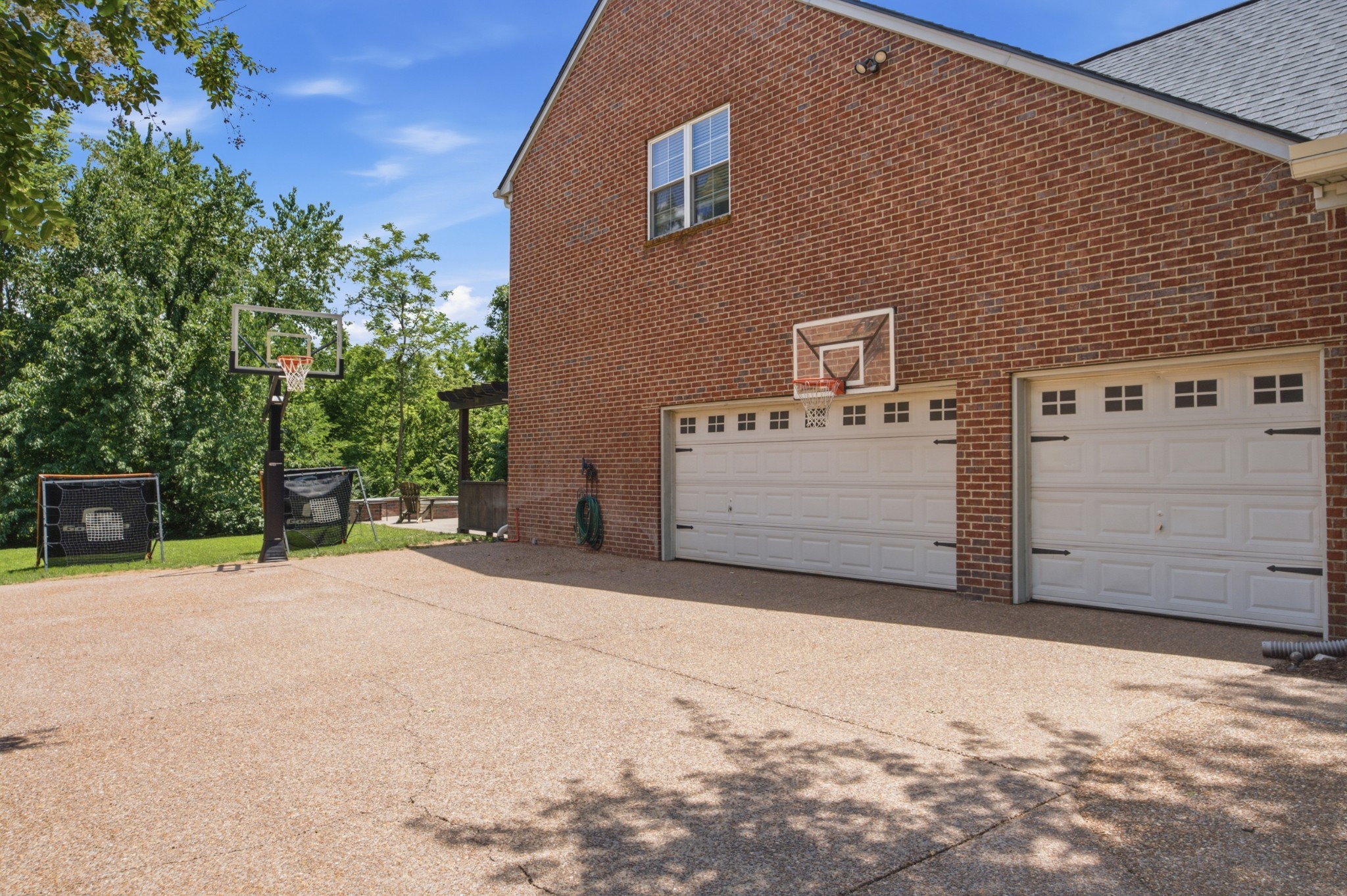 210 Stillcreek Dr