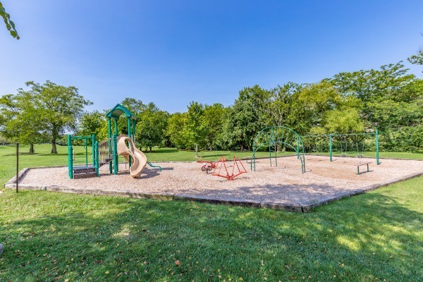 210 Stillcreek Dr