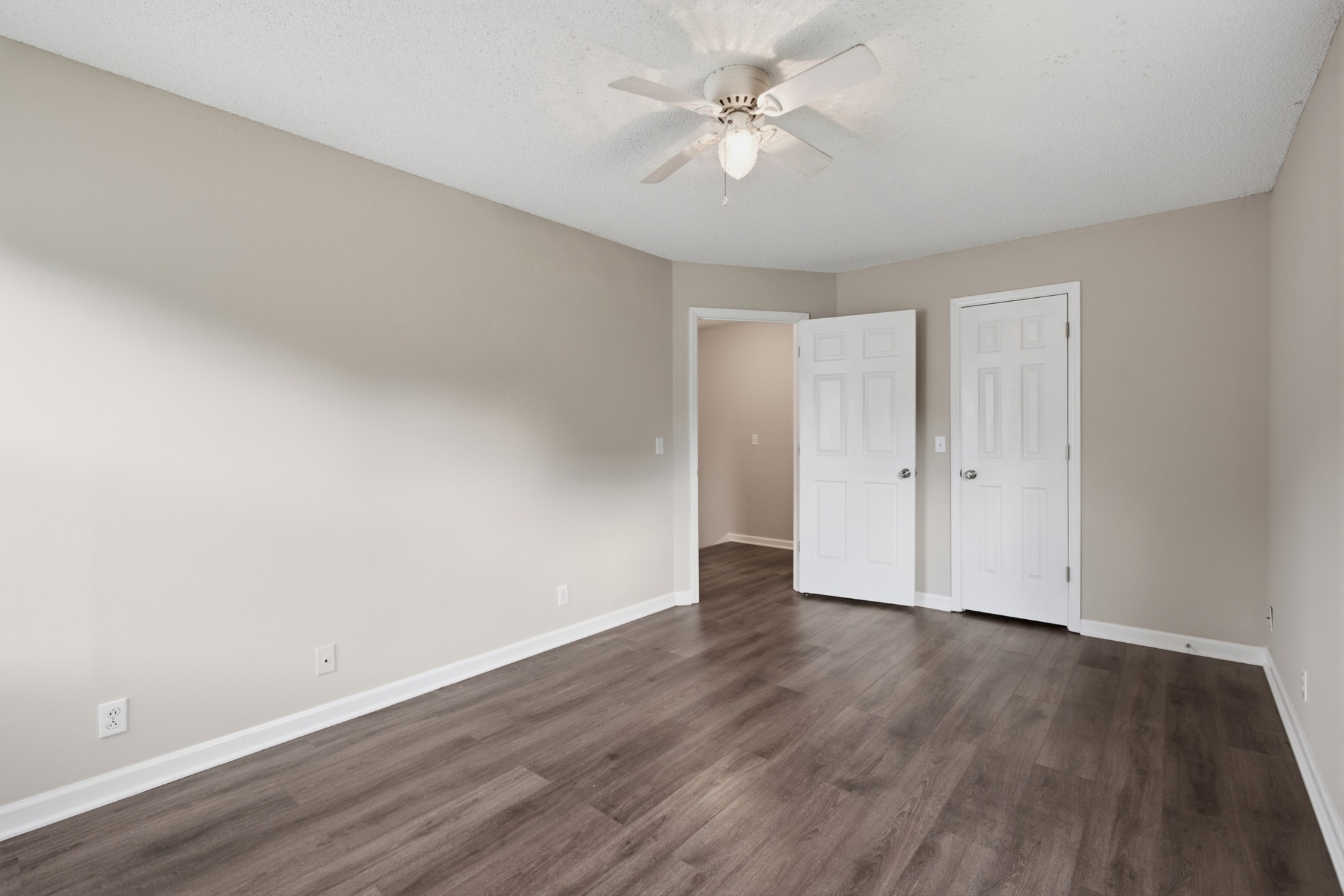 1035 Silver Point Dr