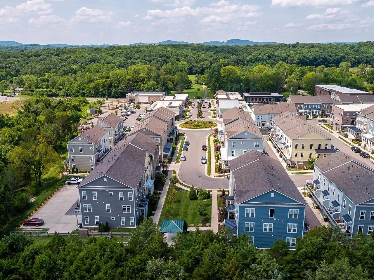 307 Kara Ln