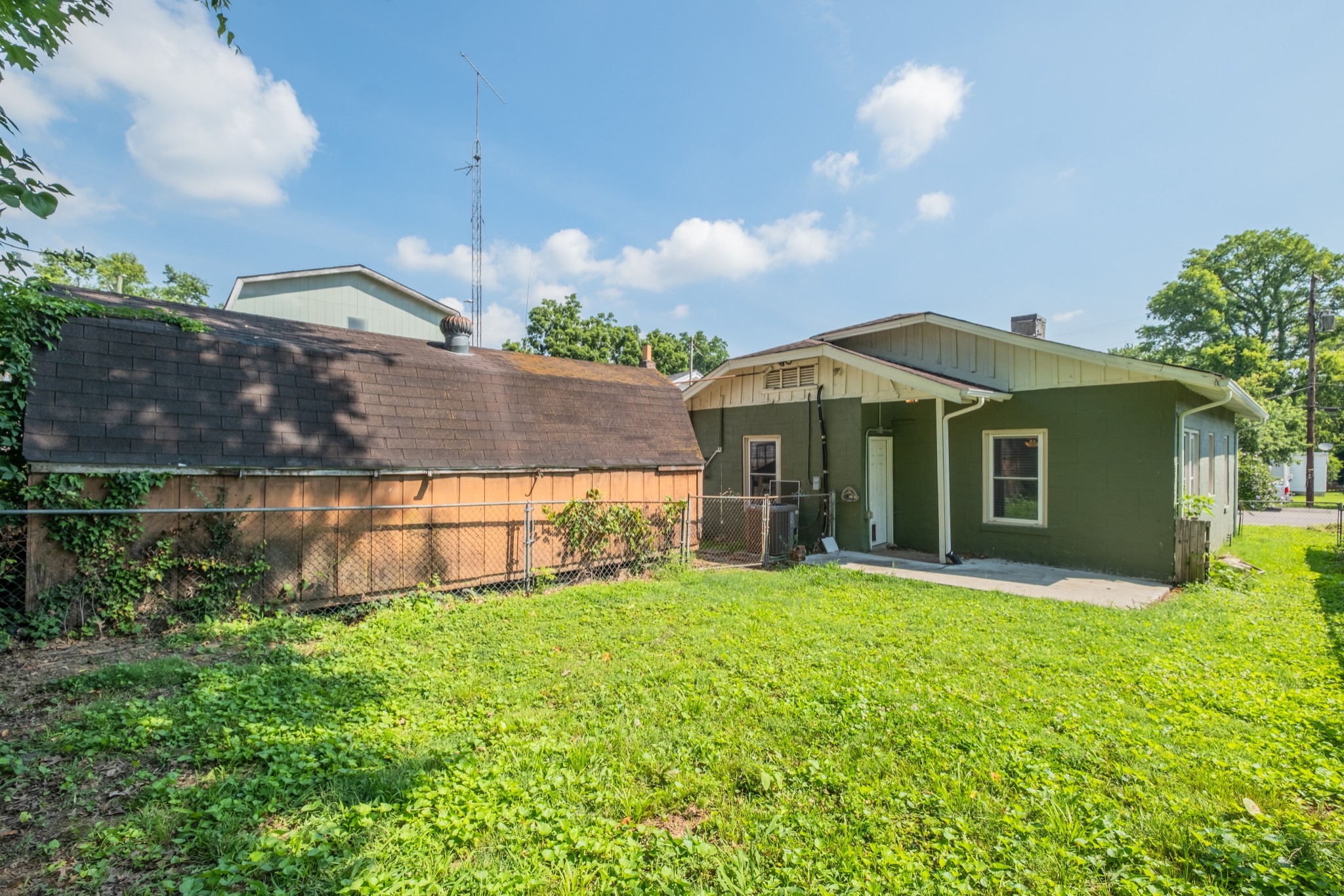 2604 Elliott Dr