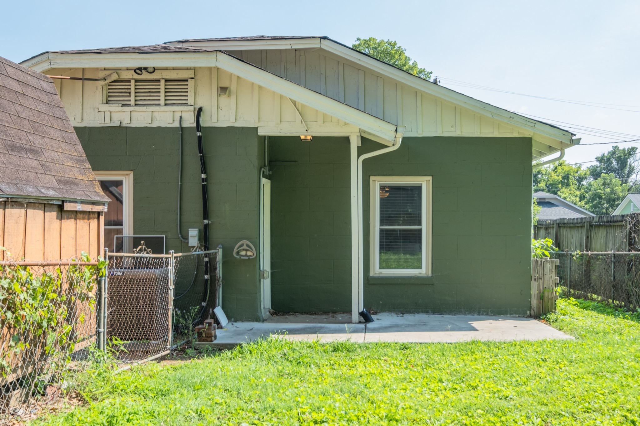 2604 Elliott Dr