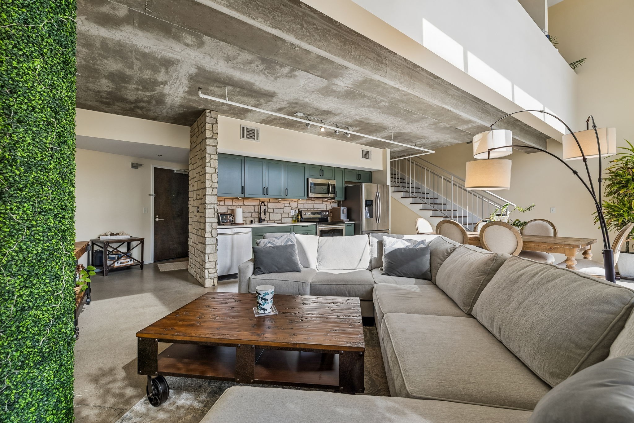 2115 Yeaman Pl Unit: 104