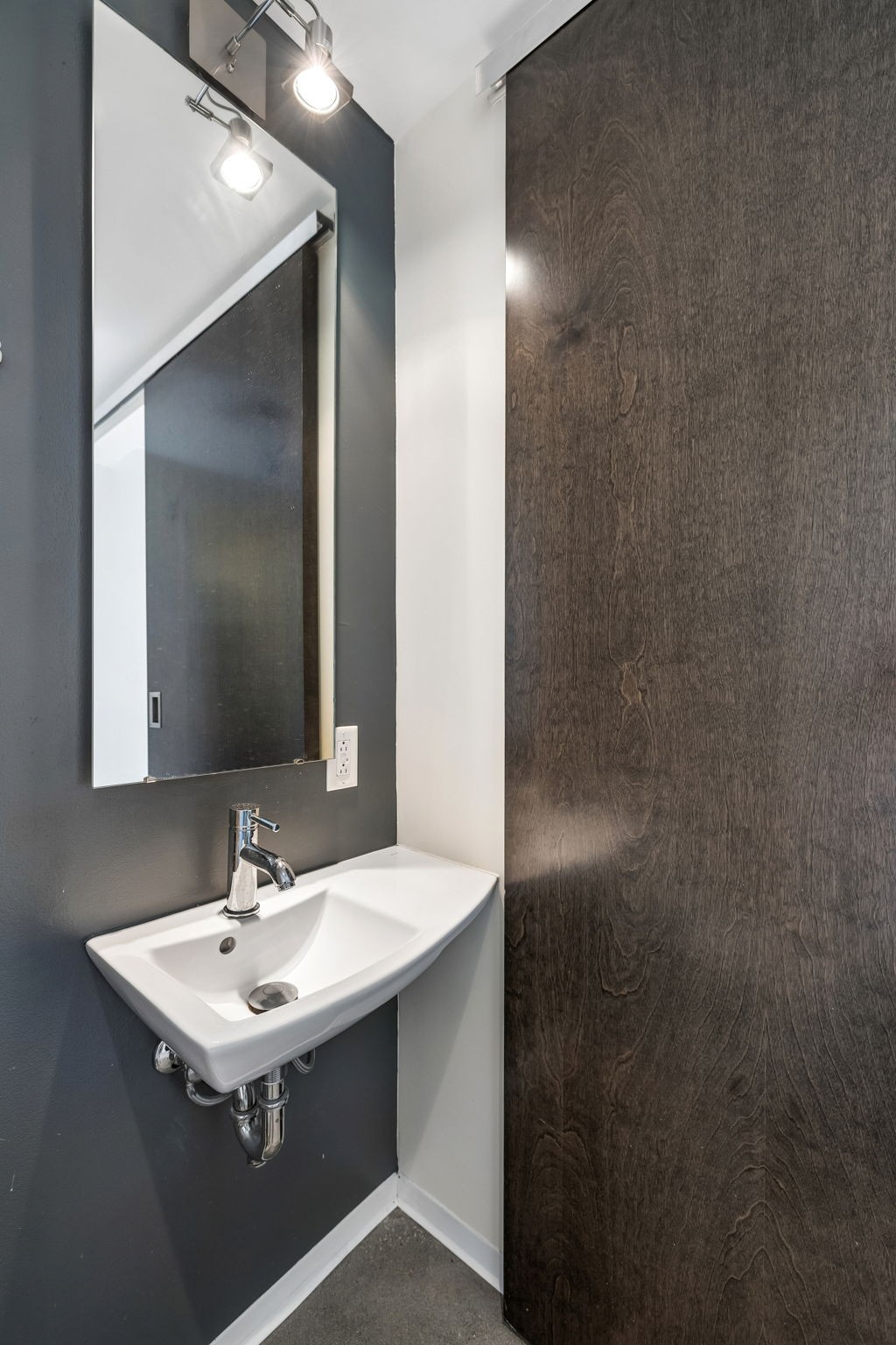 2115 Yeaman Pl Unit: 104