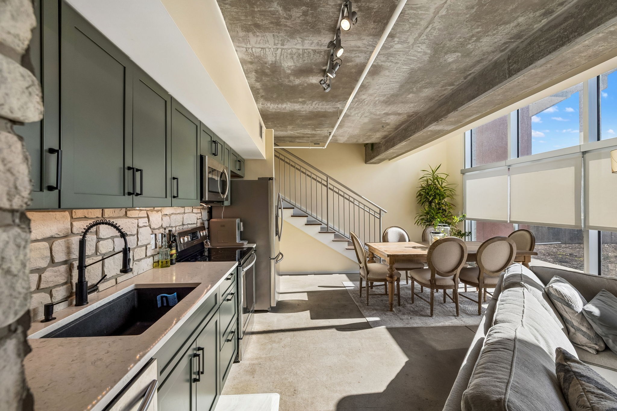 2115 Yeaman Pl Unit: 104
