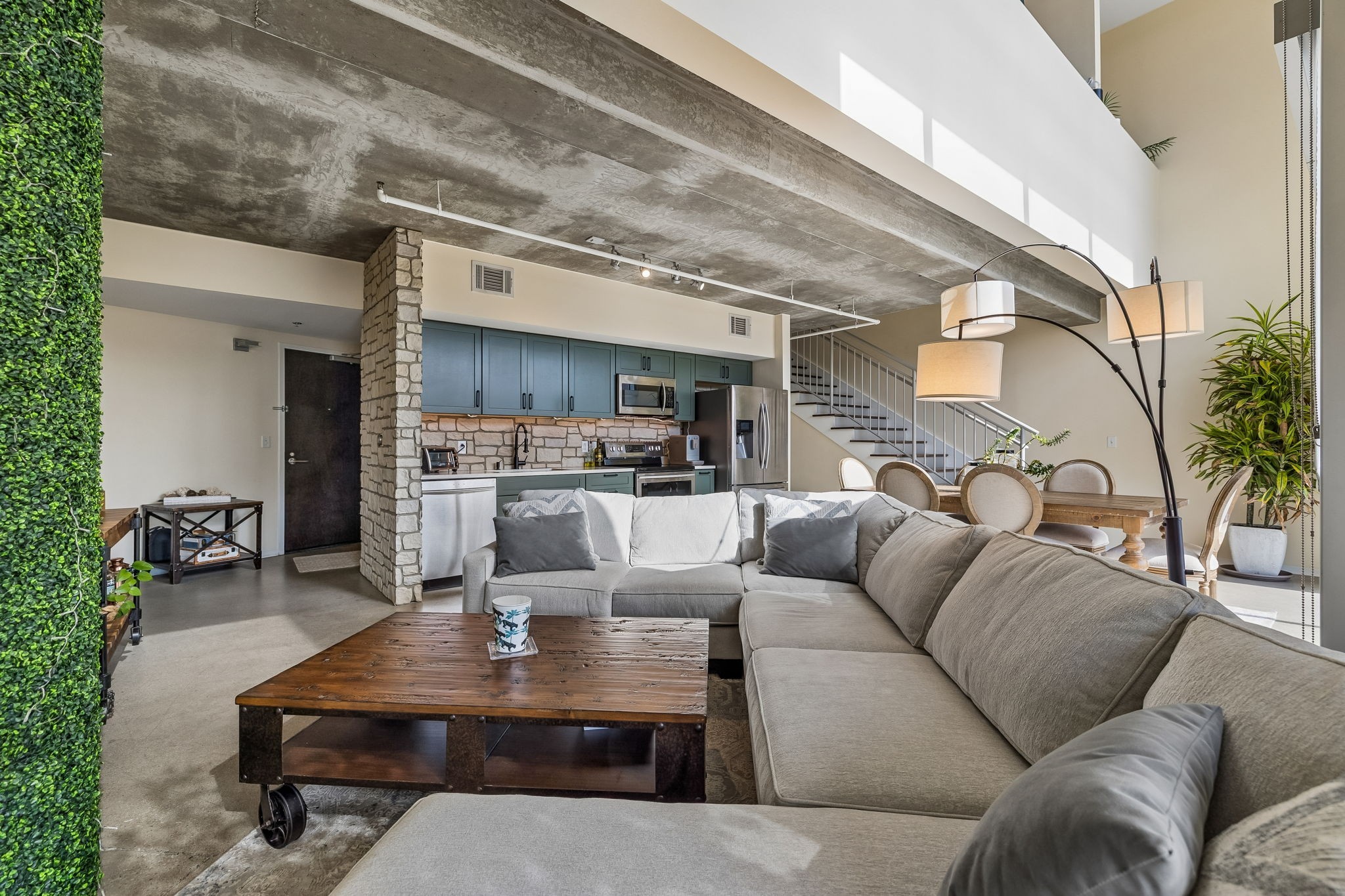 2115 Yeaman Pl Unit: 104