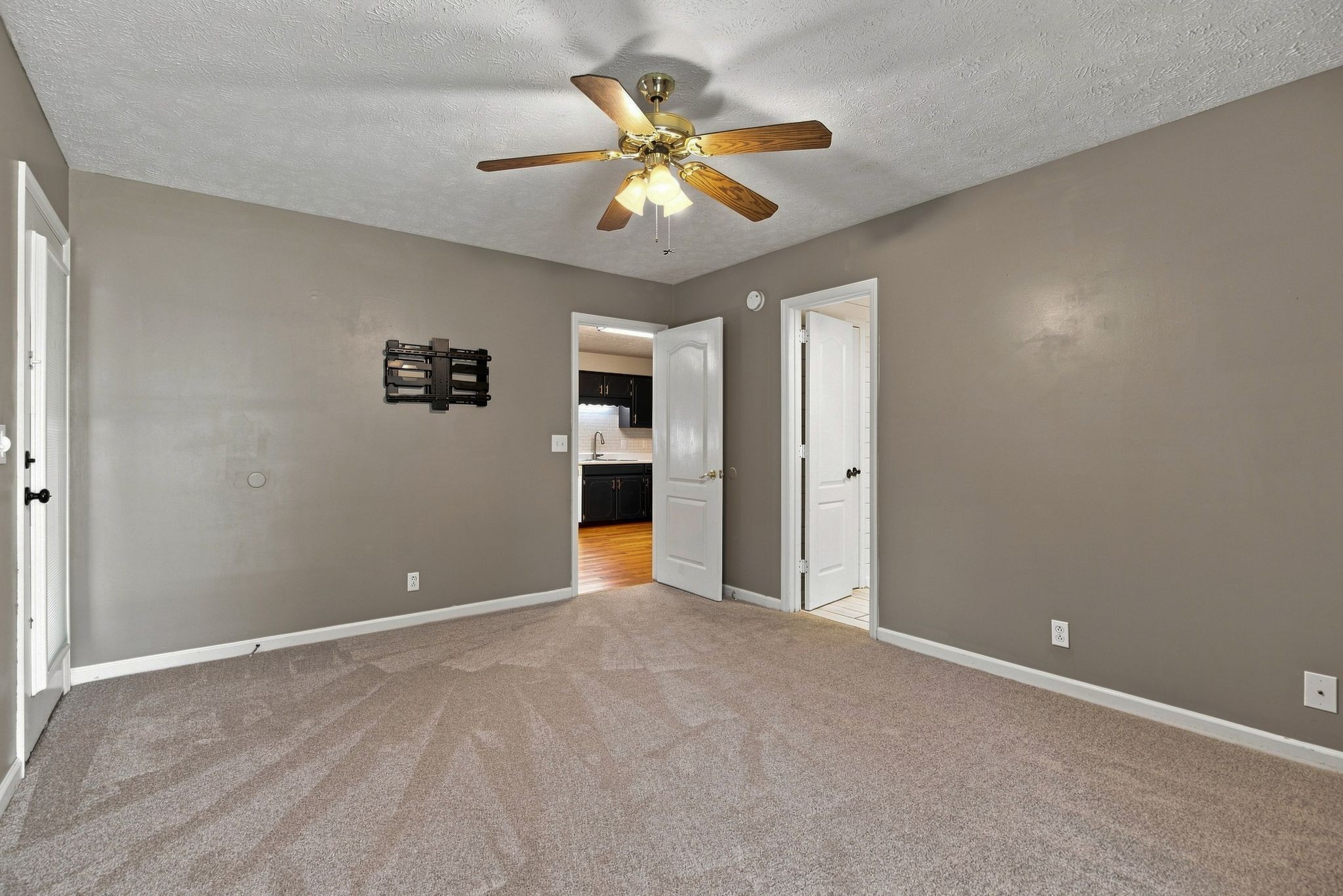 3419 Howard Rd