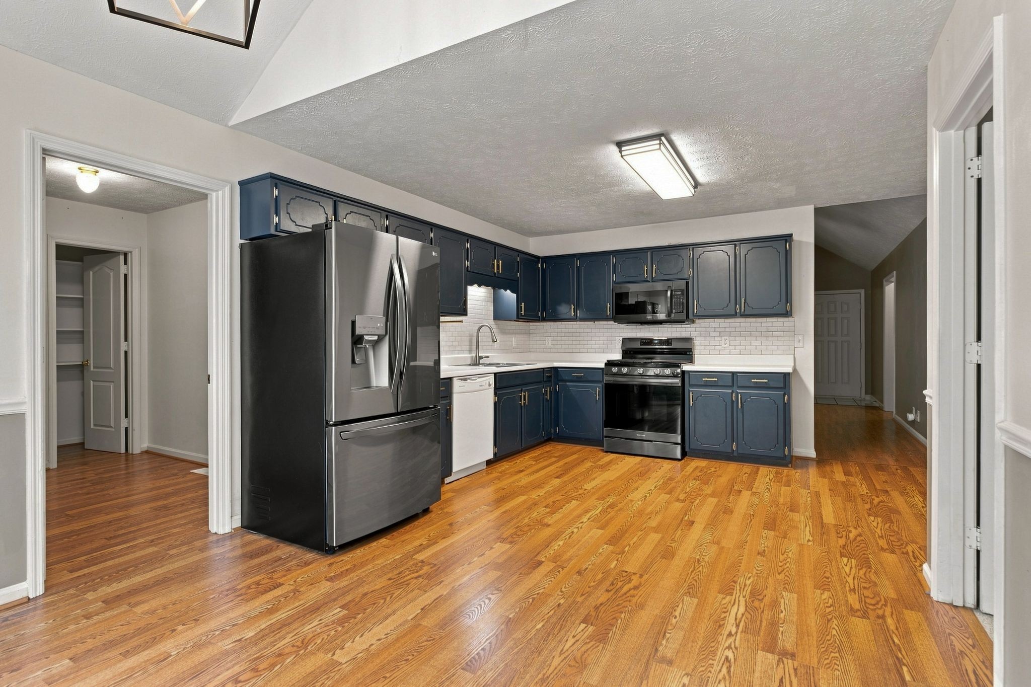 3419 Howard Rd